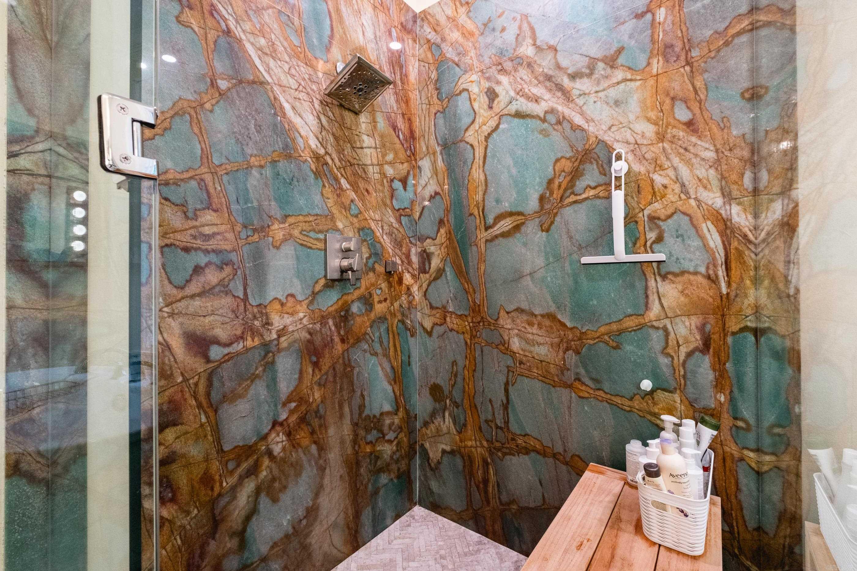 COUNTRY CLUB HGTS - Residential