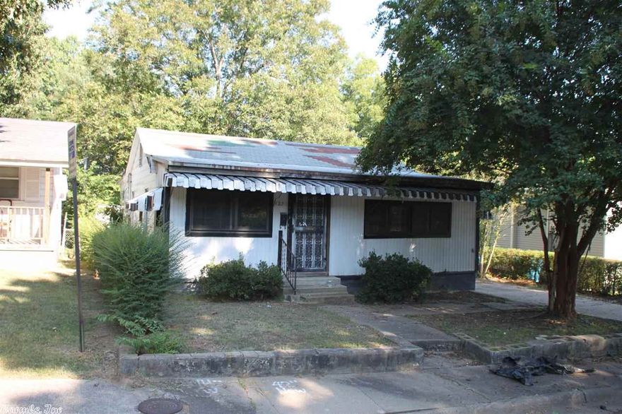 No Disclosure-To be sold as is.  Please disclose (in offer) investor or owner occupant buyer.  Pre-qual or POF required with offer.  Complete agent/company contact info with each offer.  Buyer to be responsible for turning on any utilities required for inspection.(put this in contract)