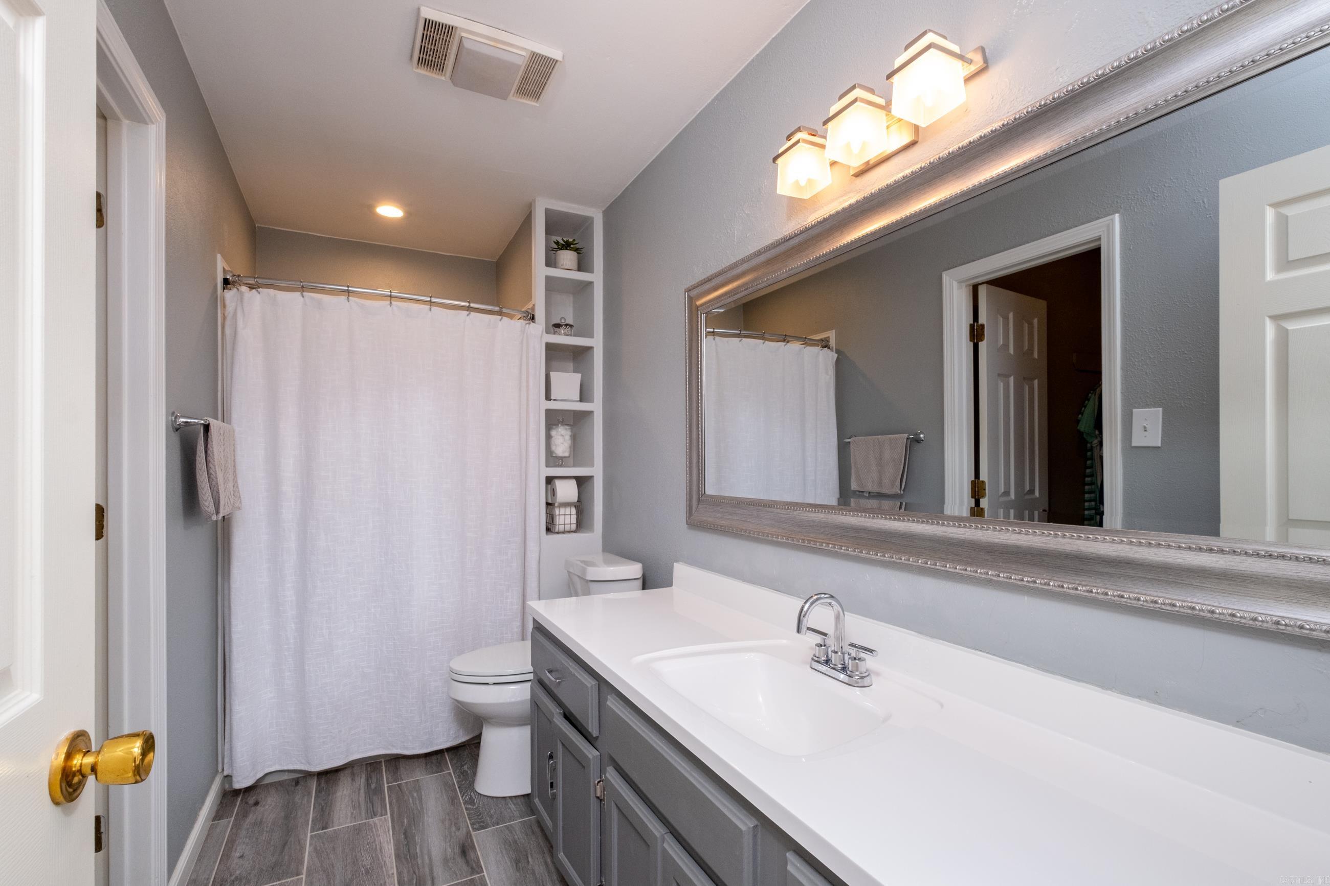 PARKWAY PLACE - Residential