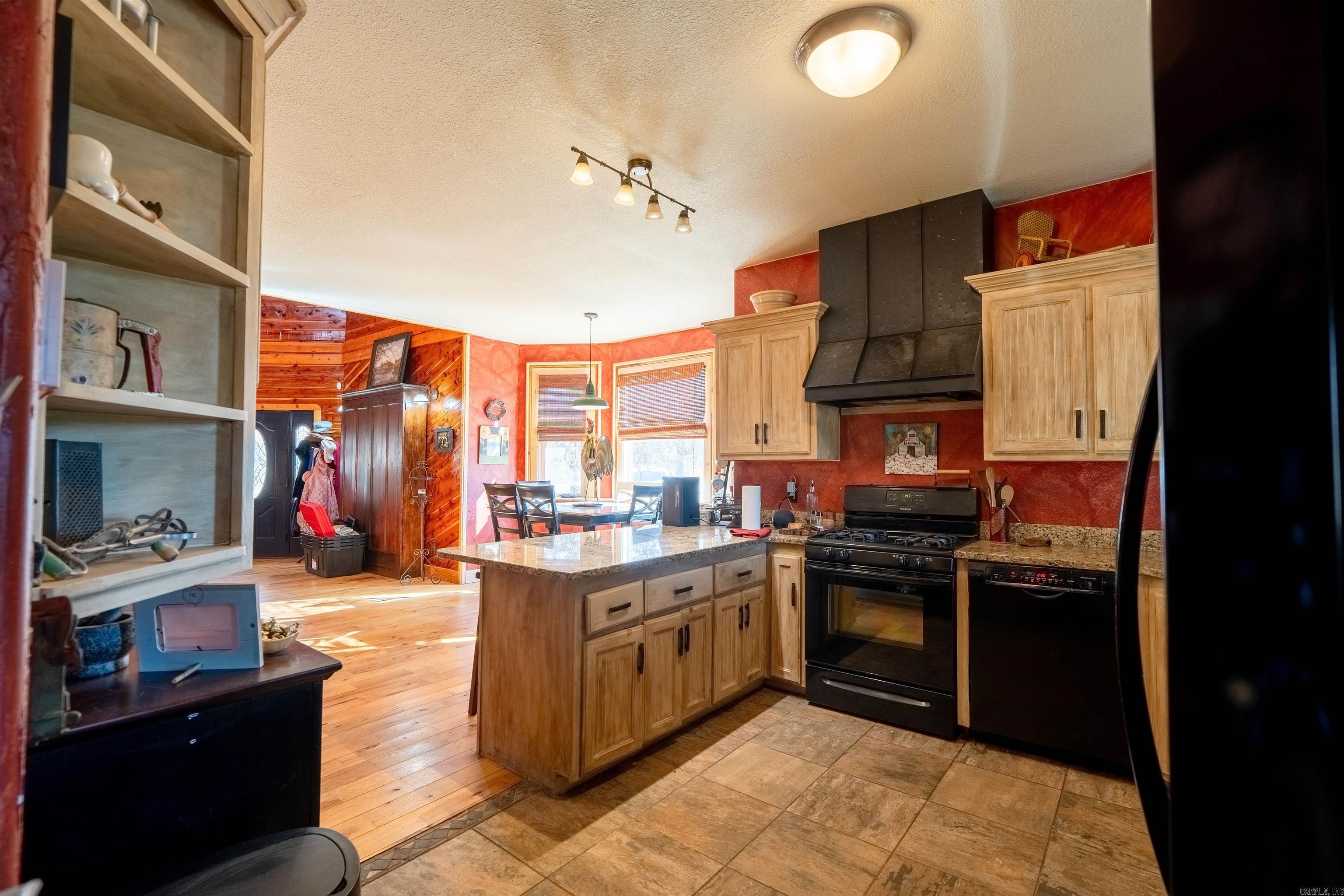 LITTLE RED RIVER ESTATES - Residential