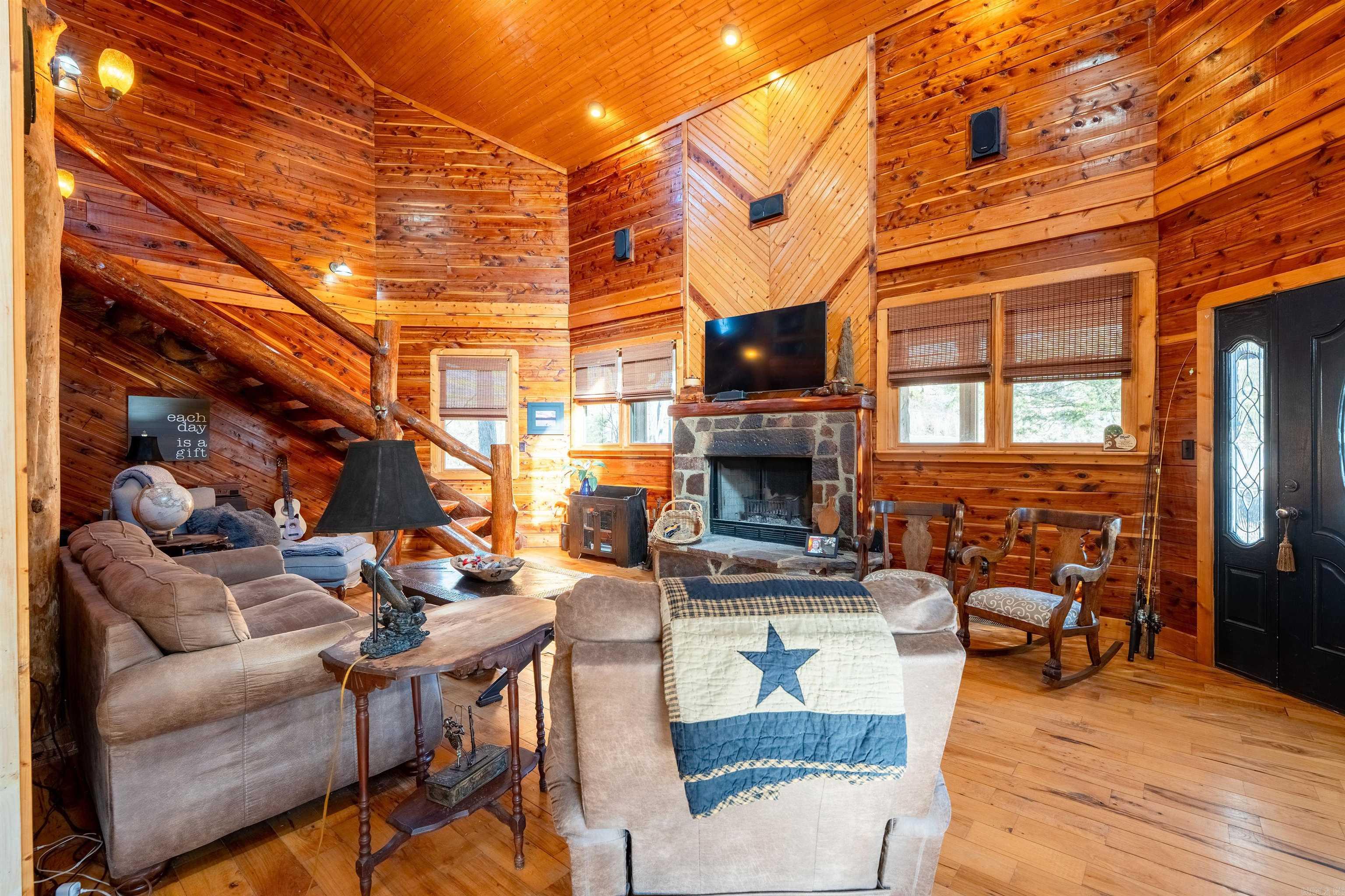 LITTLE RED RIVER ESTATES - Residential