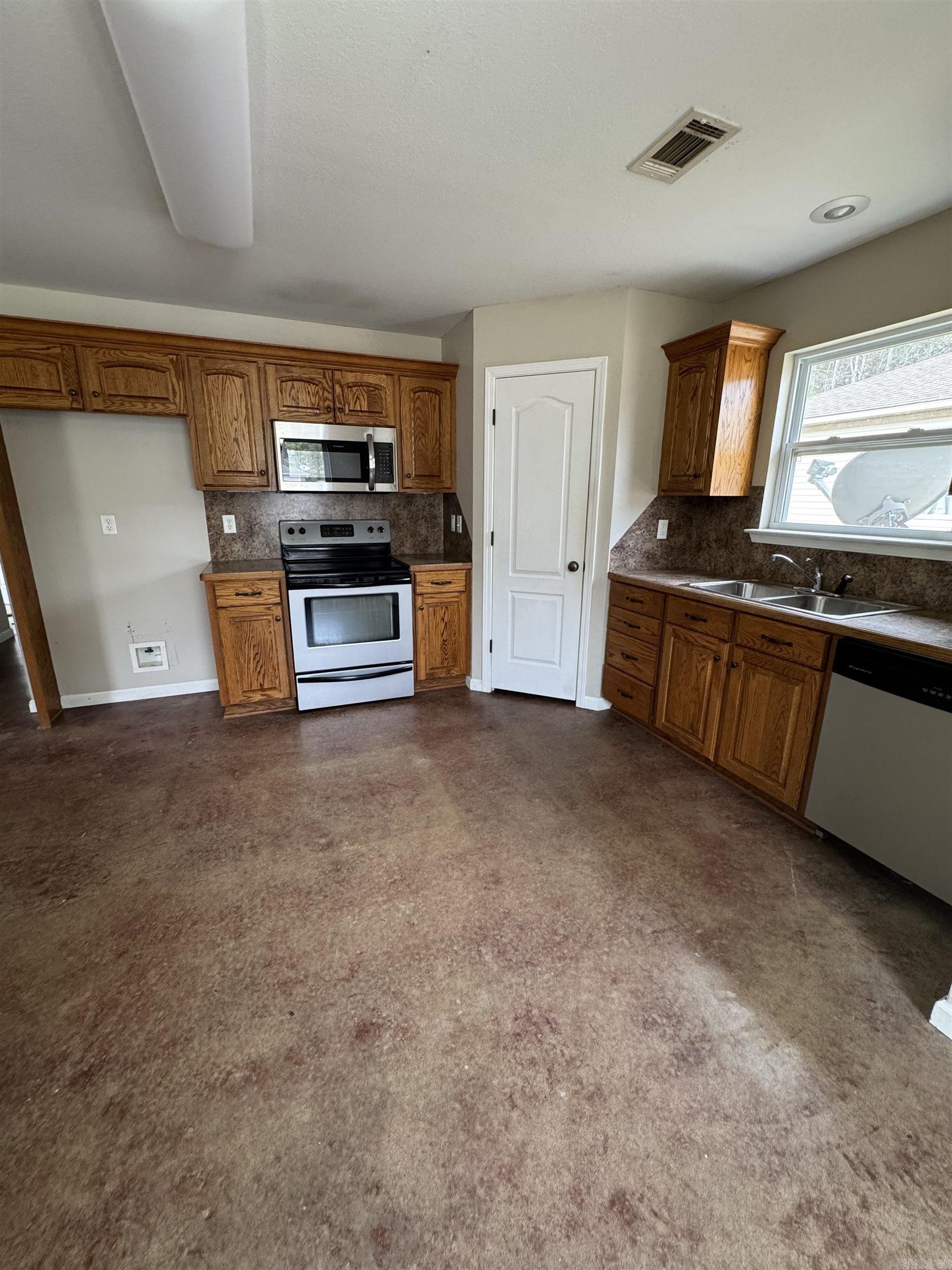 Twins Hills - Residential Lease