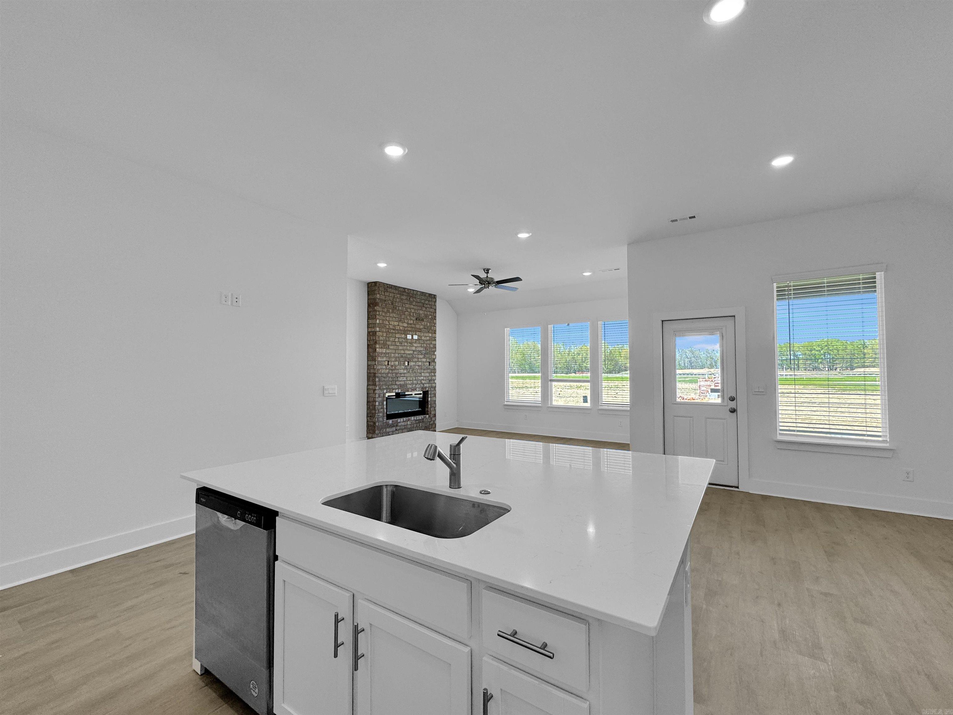 THE RESERVE AT COUNTRY CLUB PHAS - Residential