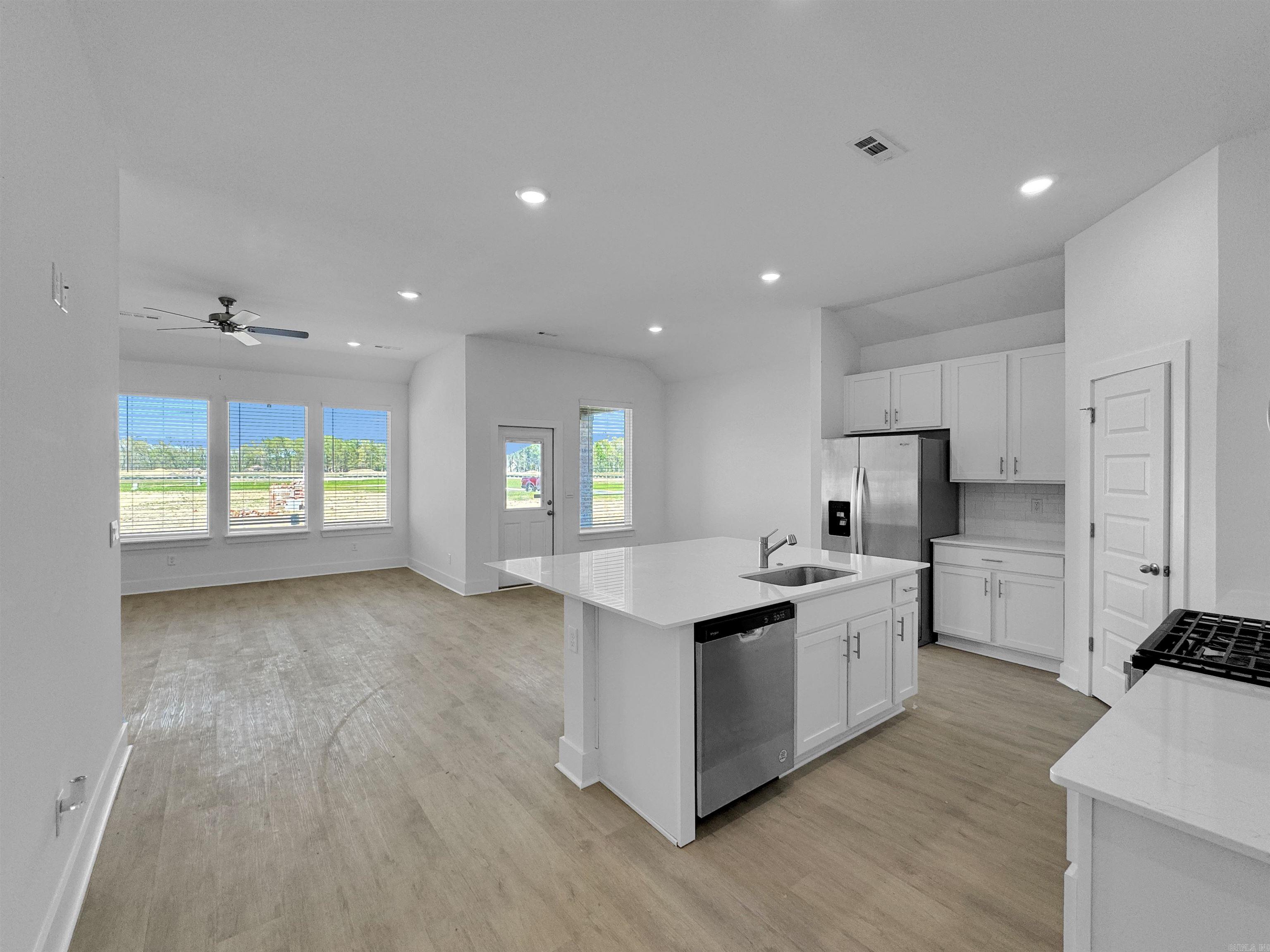 THE RESERVE AT COUNTRY CLUB PHAS - Residential