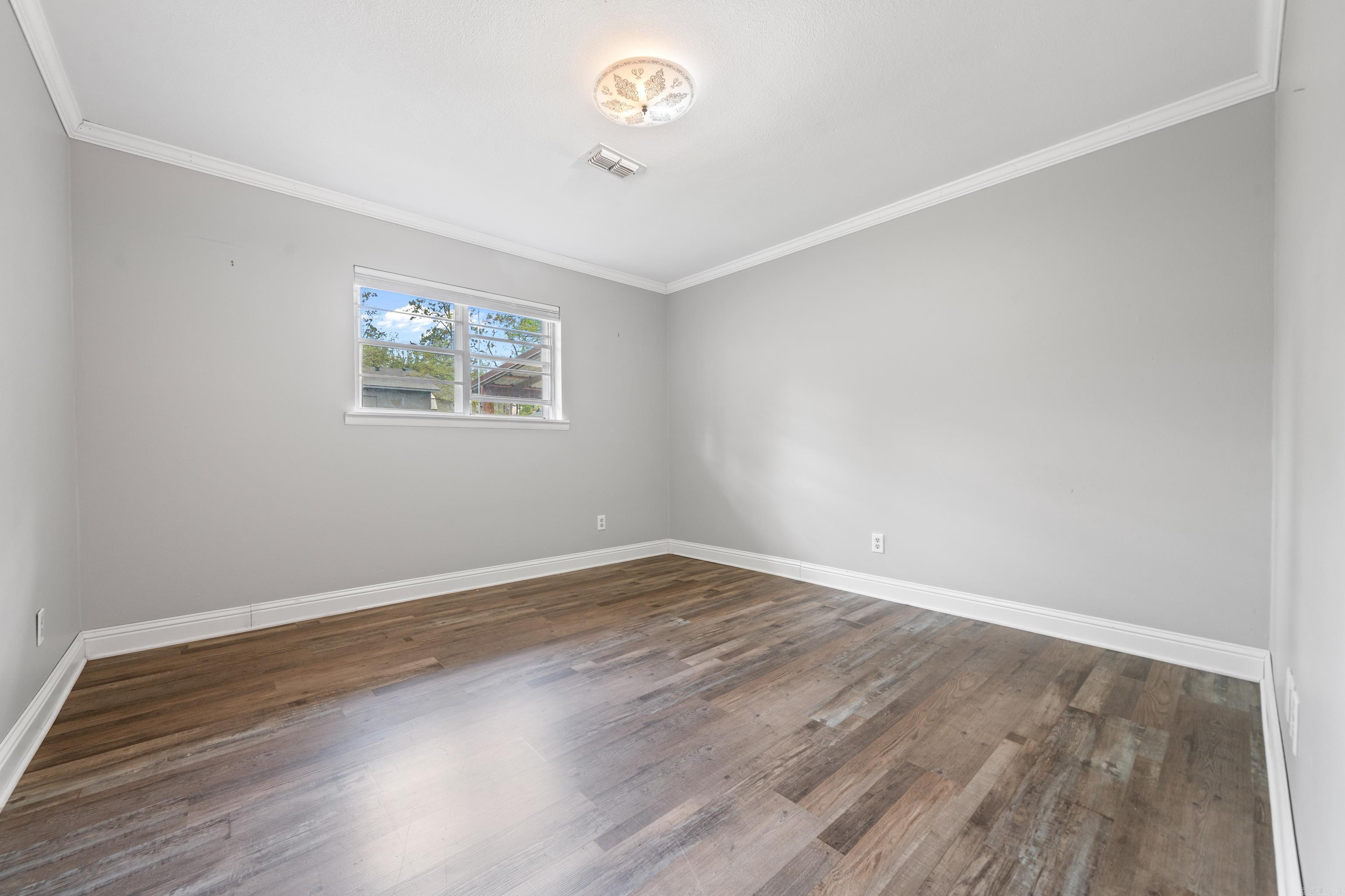 LAKE VIEW - Residential