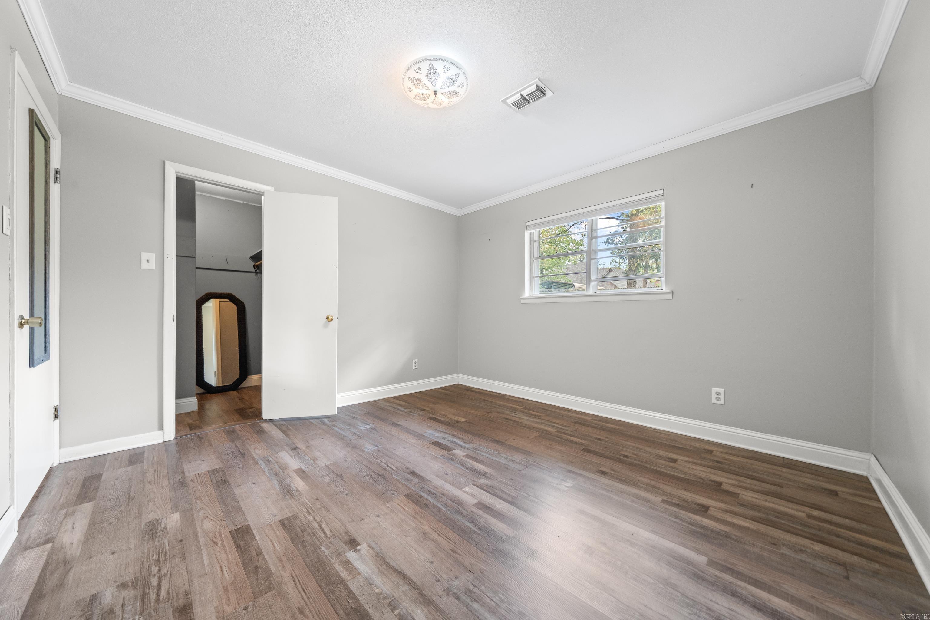 LAKE VIEW - Residential