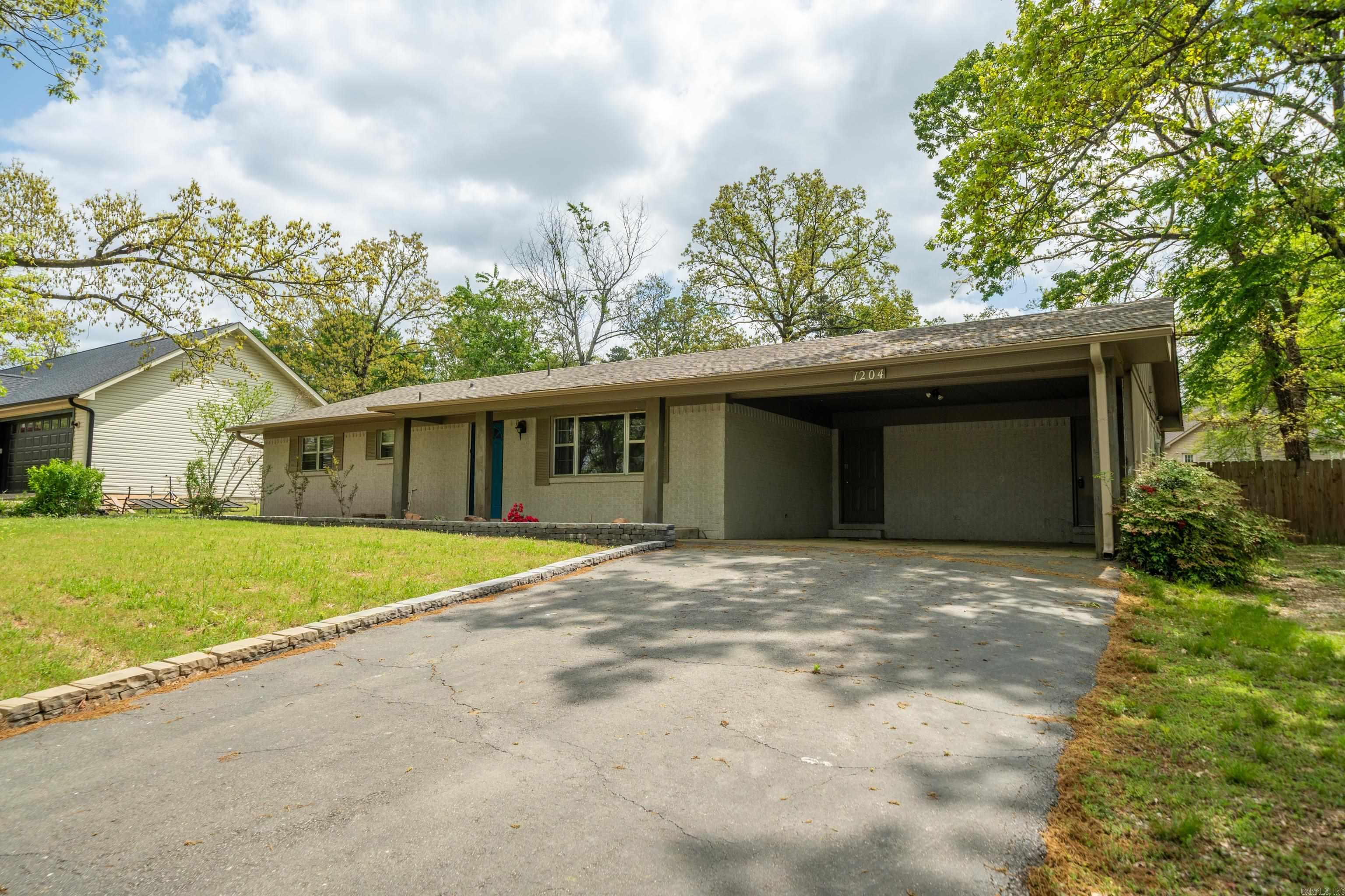 LAKE VIEW - Residential