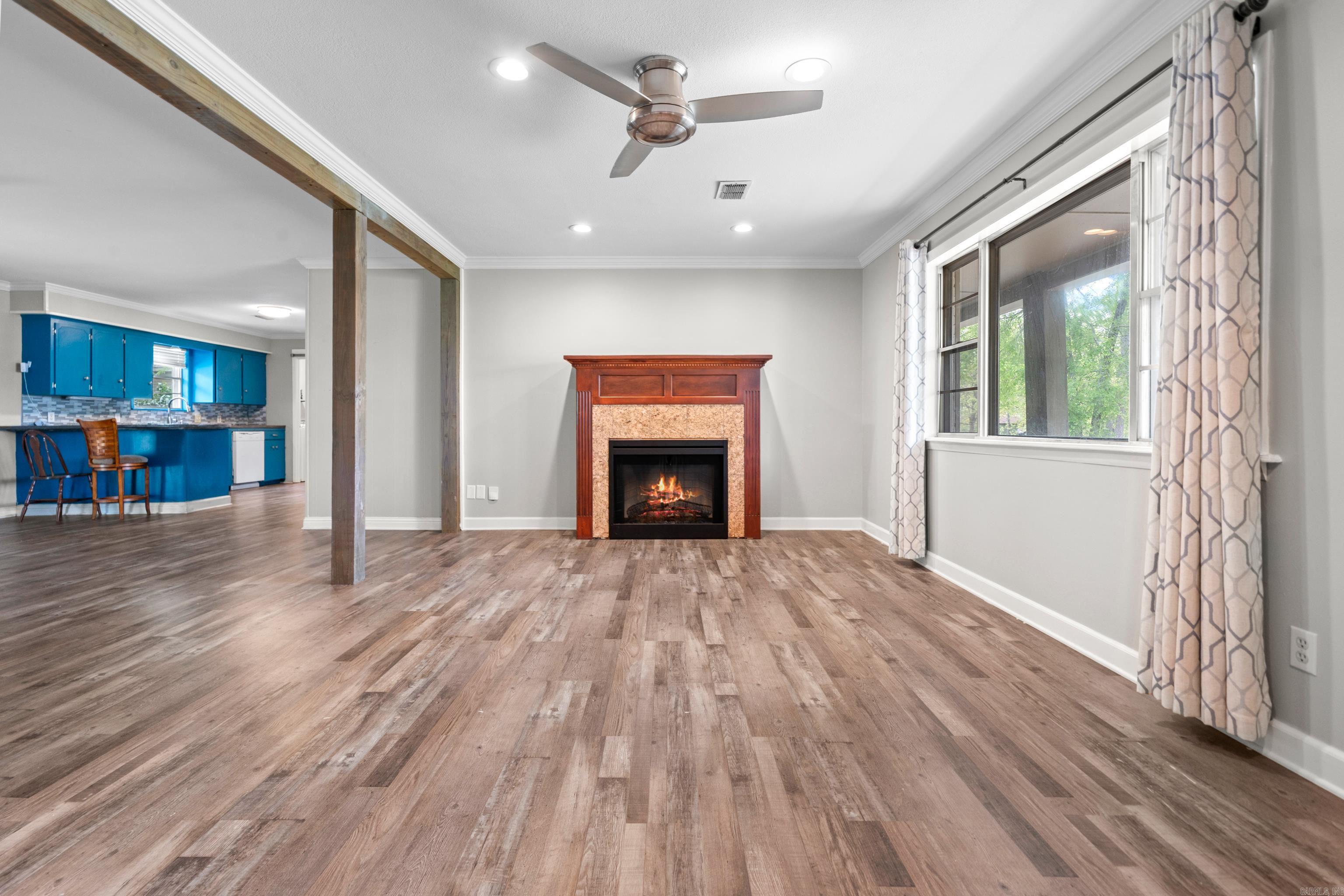 LAKE VIEW - Residential