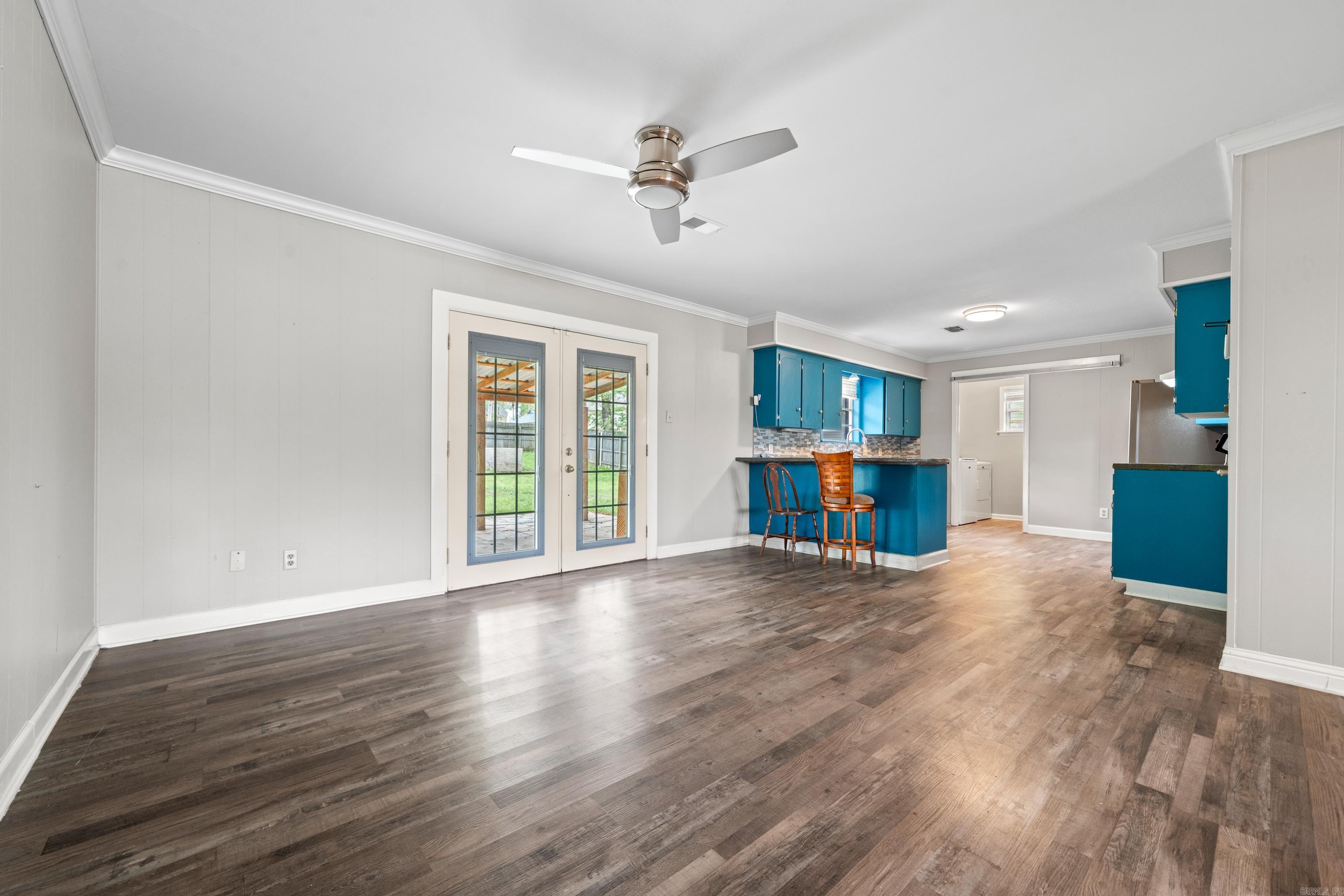 LAKE VIEW - Residential