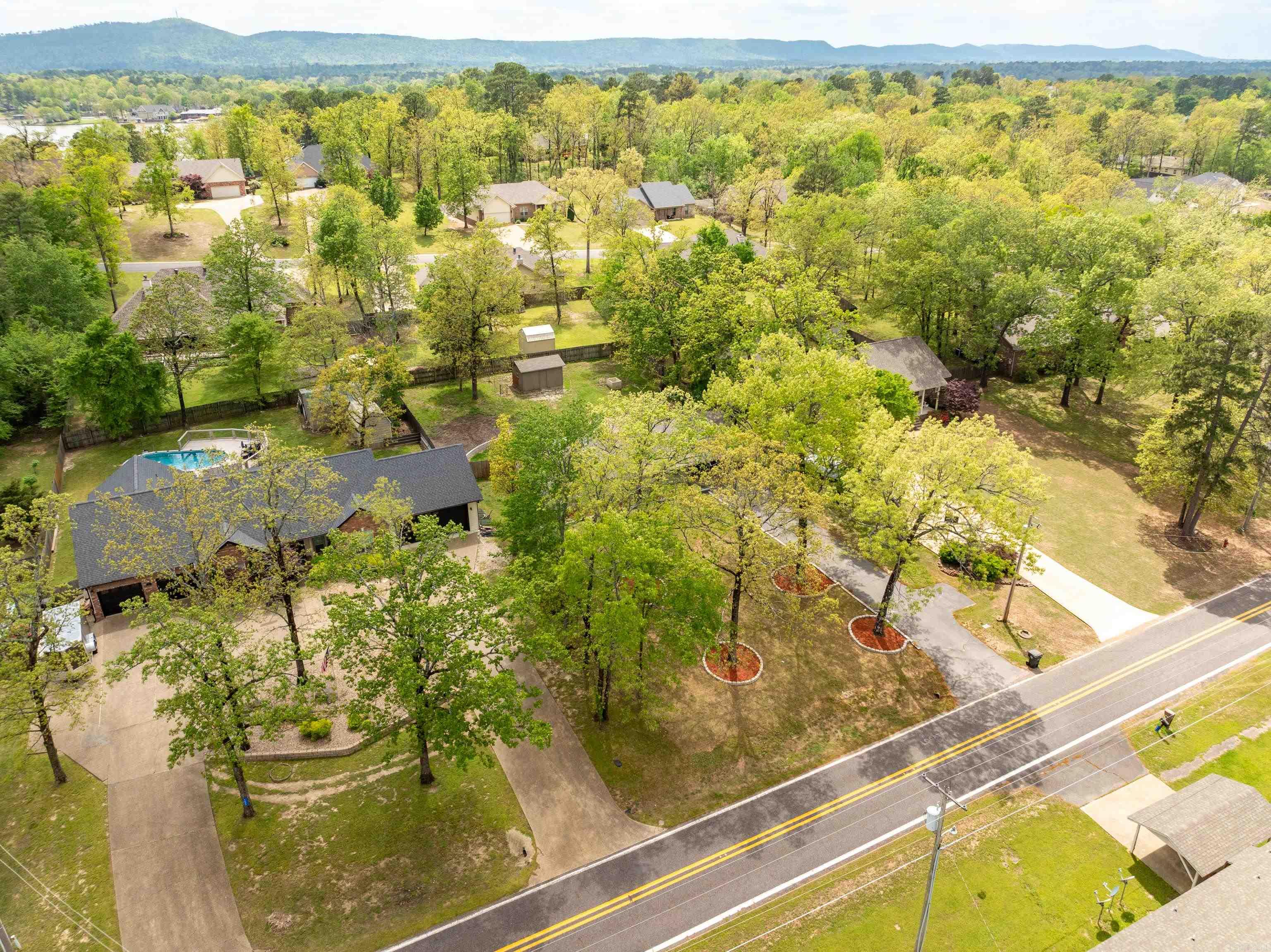 LAKE VIEW - Residential