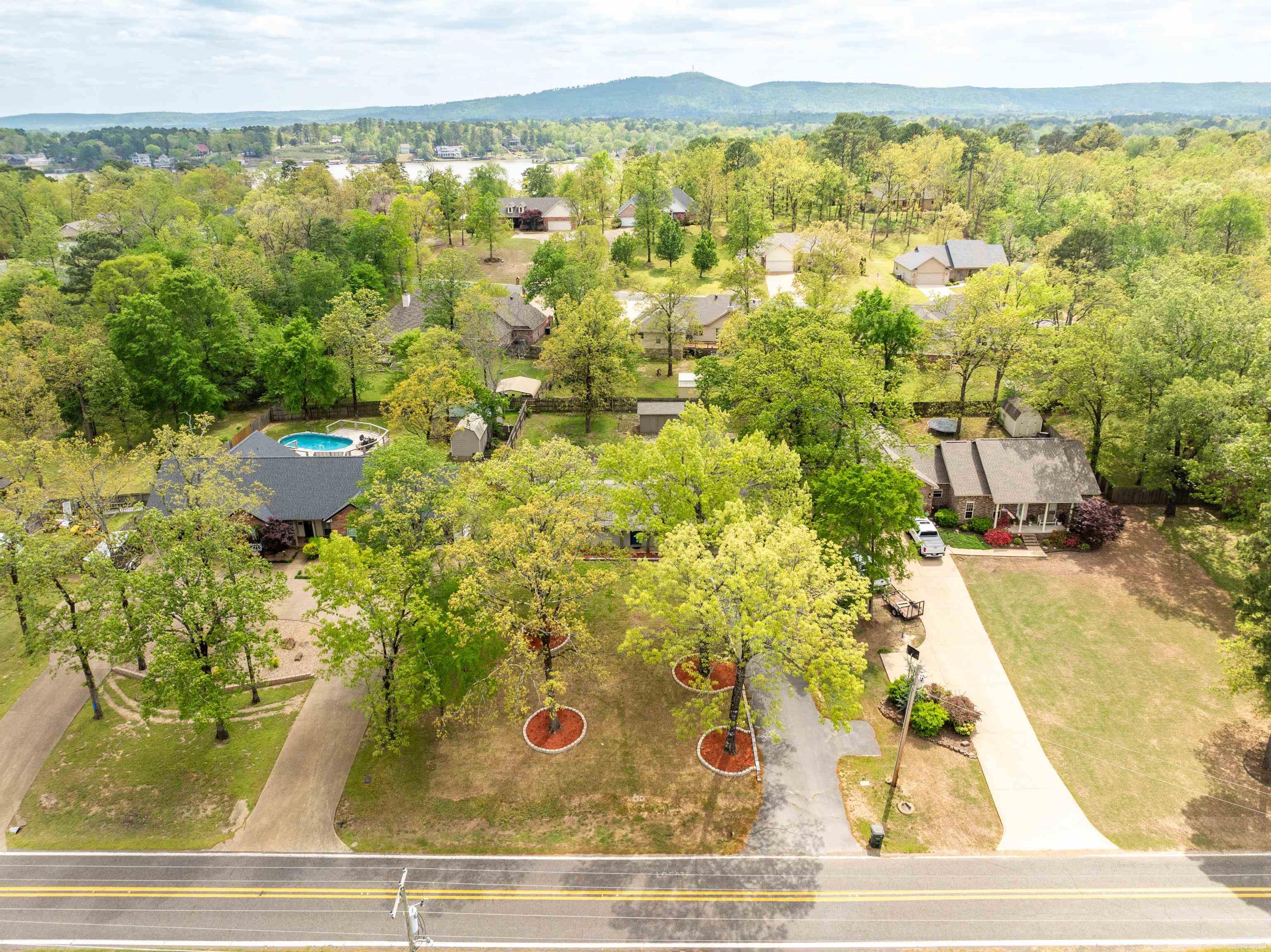 LAKE VIEW - Residential