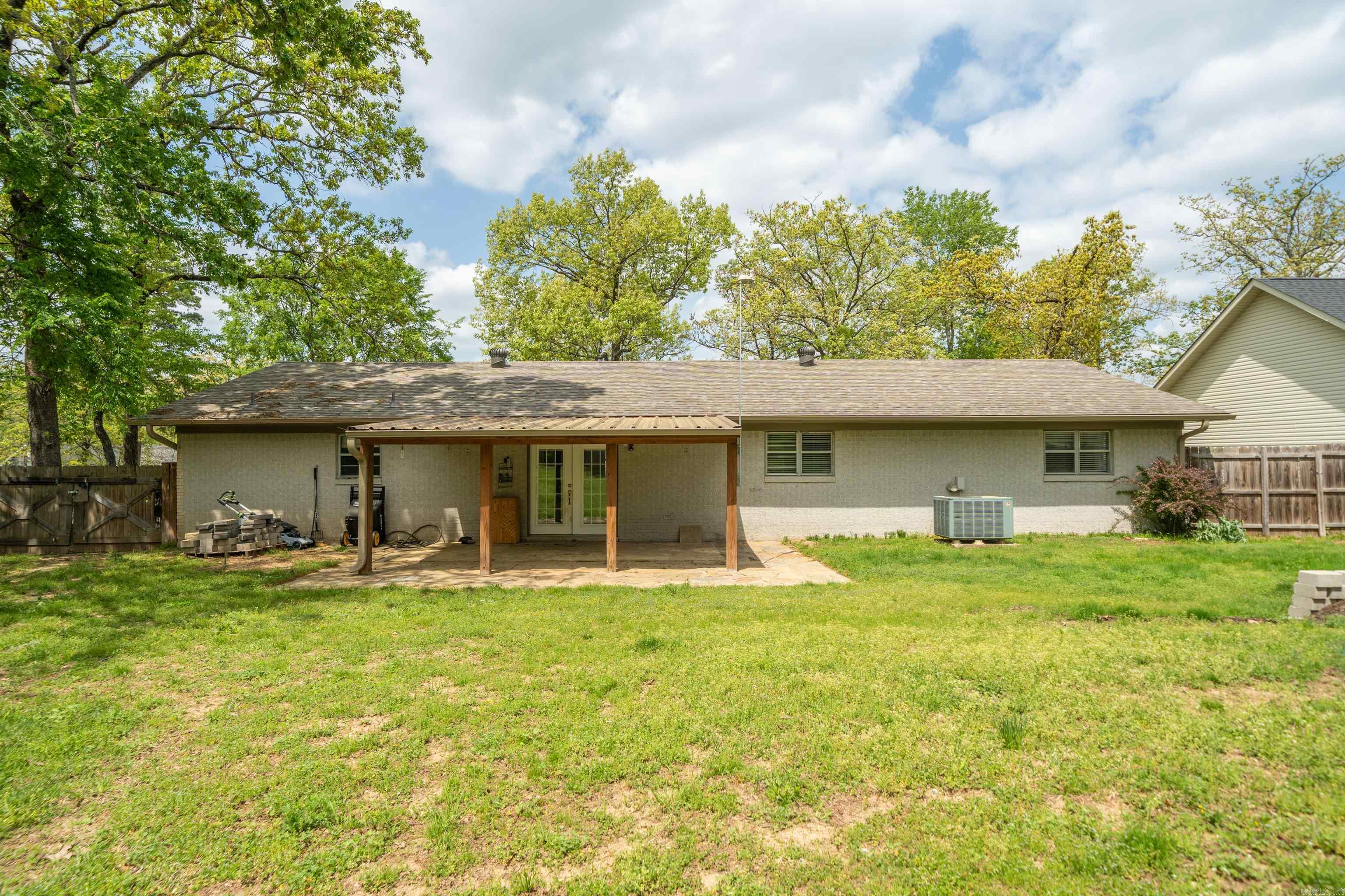 LAKE VIEW - Residential