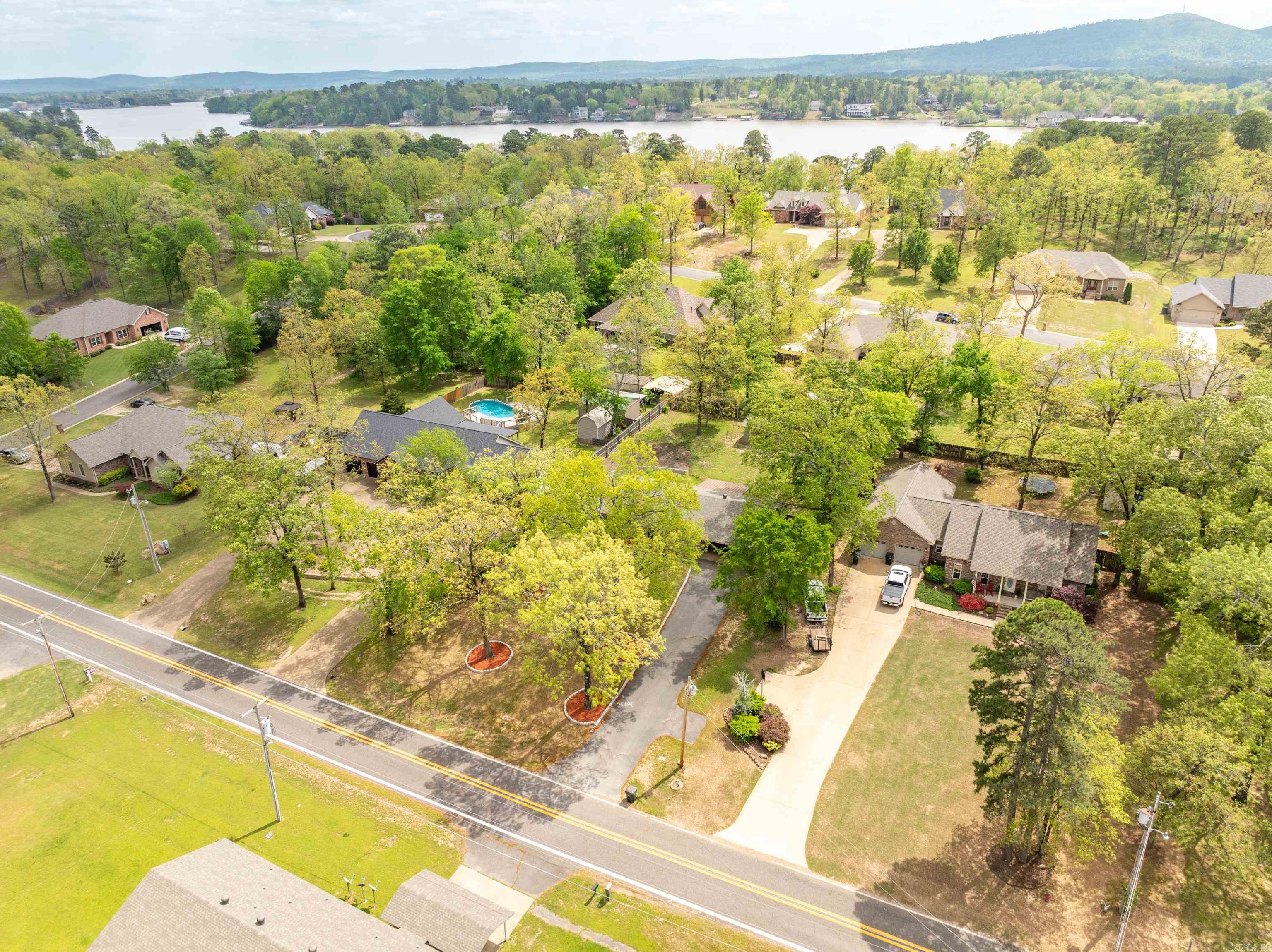 LAKE VIEW - Residential