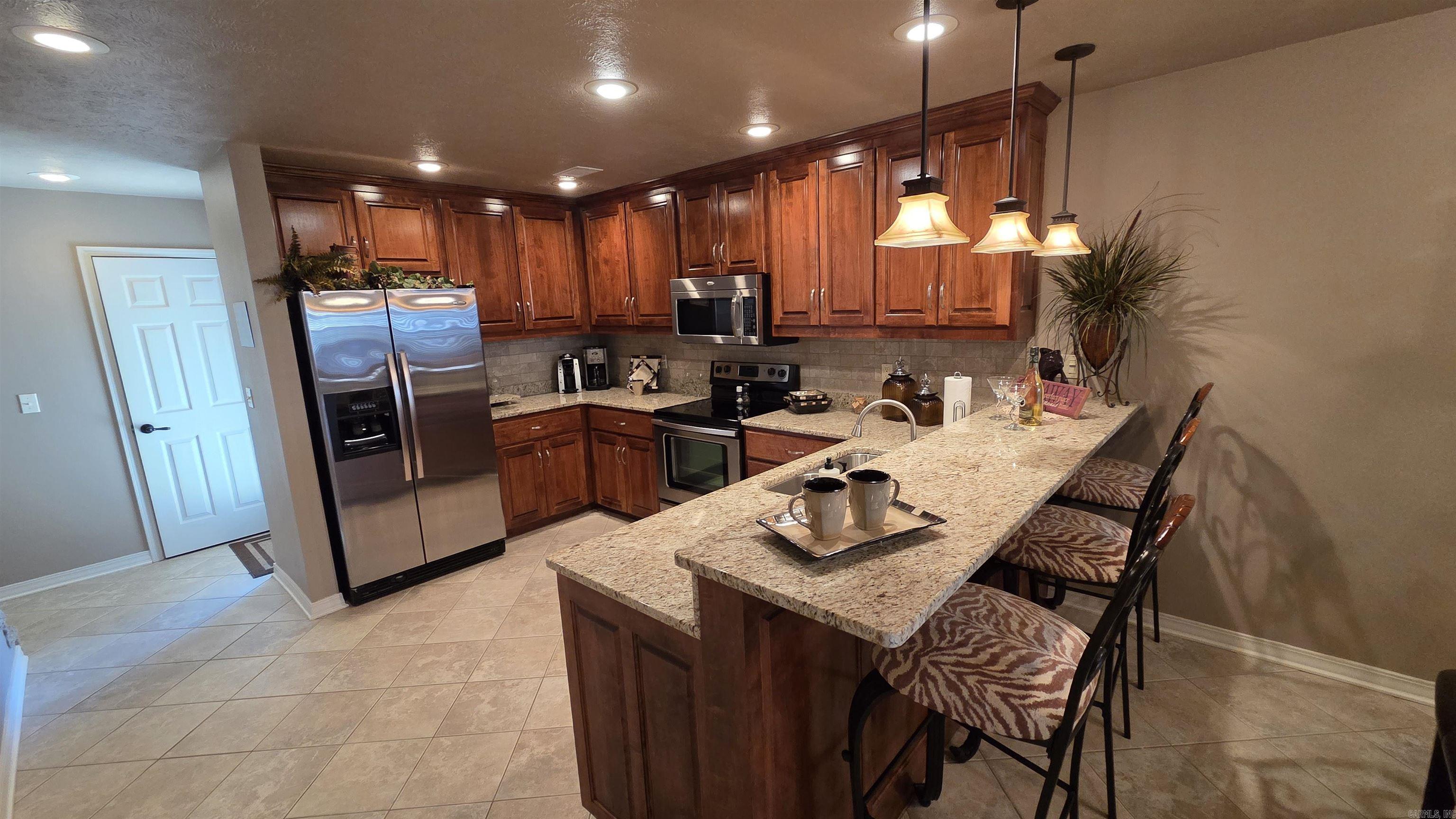 LAKEWOOD HILLS CONDO - Residential