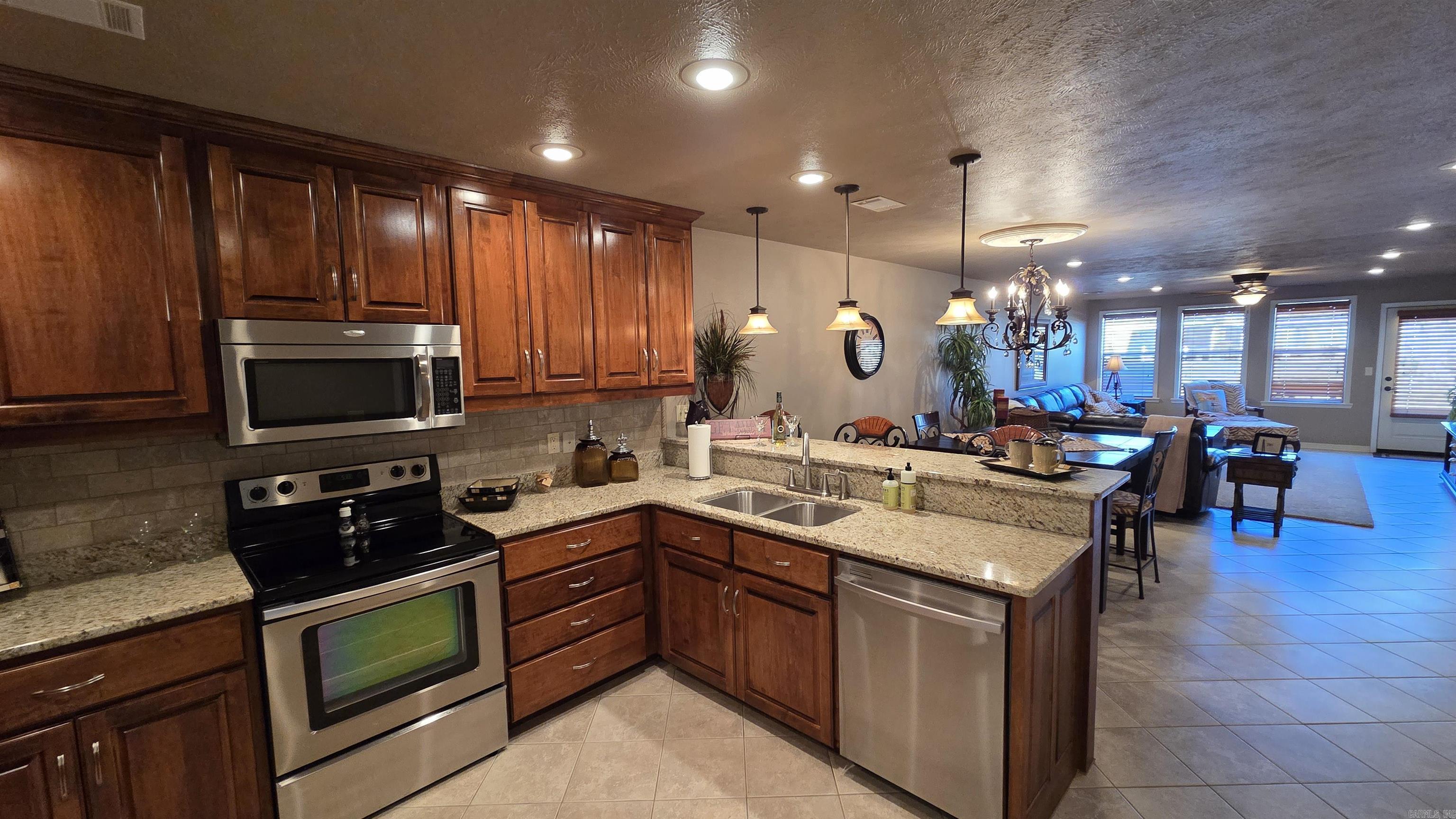 LAKEWOOD HILLS CONDO - Residential