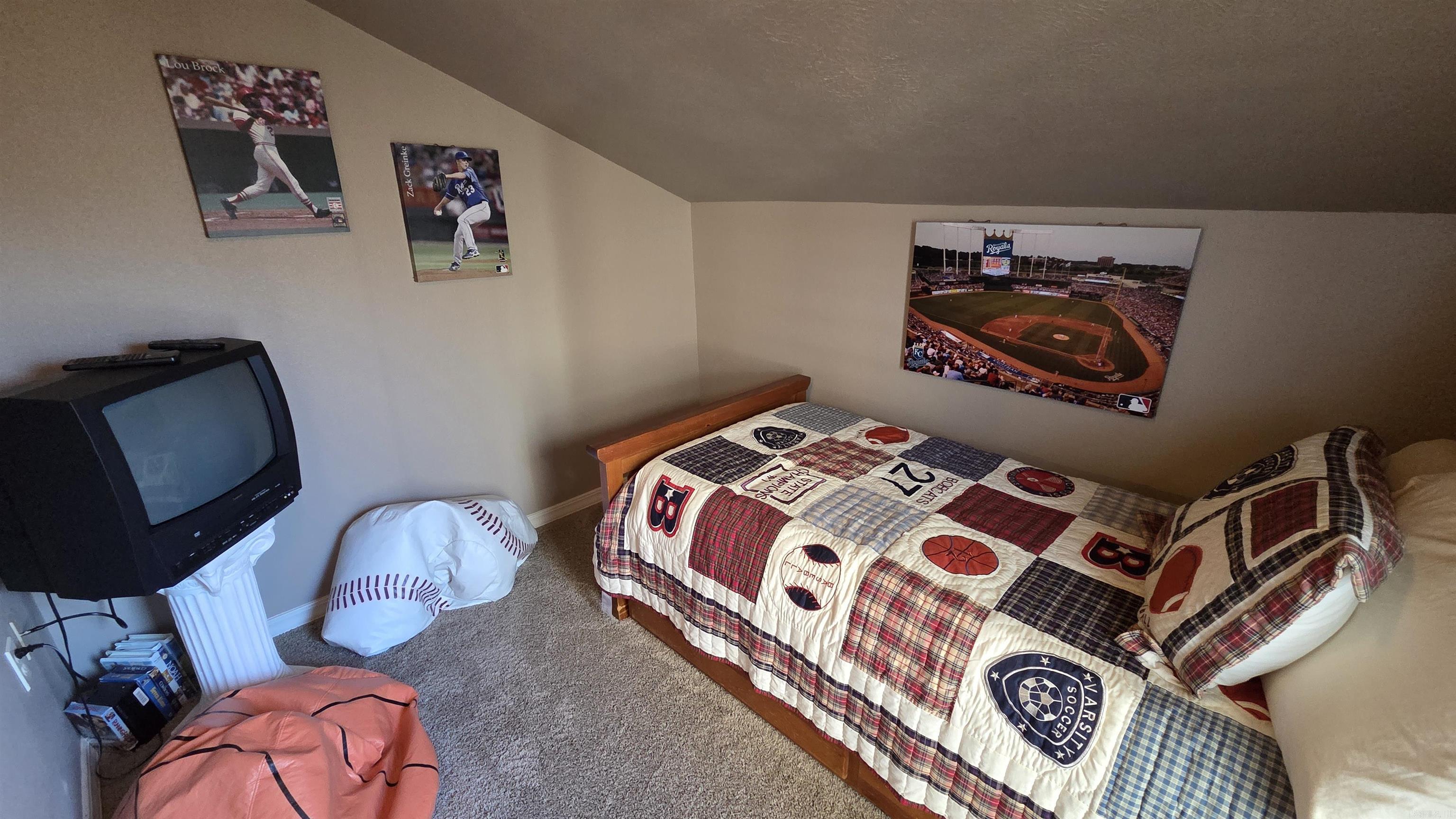 LAKEWOOD HILLS CONDO - Residential