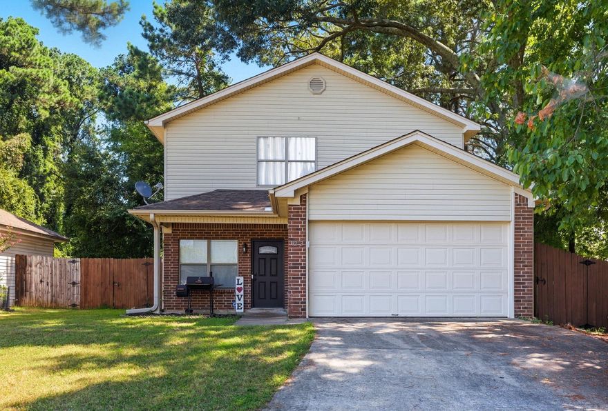 Welcome to 3202 Fawn Drive in Benton! This 4-bedroom home features a flexible layout with two primary suites, one on the main level and another upstairs with the two additional bedrooms. The kitchen offers plenty of cabinet space and opens into the dining area, and the fenced backyard gives you space to relax or play. Tucked at the end of a quiet dead-end street, you’ll enjoy extra privacy without giving up convenience—just 10 minutes to major shopping and 8 minutes to downtown Benton. Home to be sold as-is. Schedule a showing now!