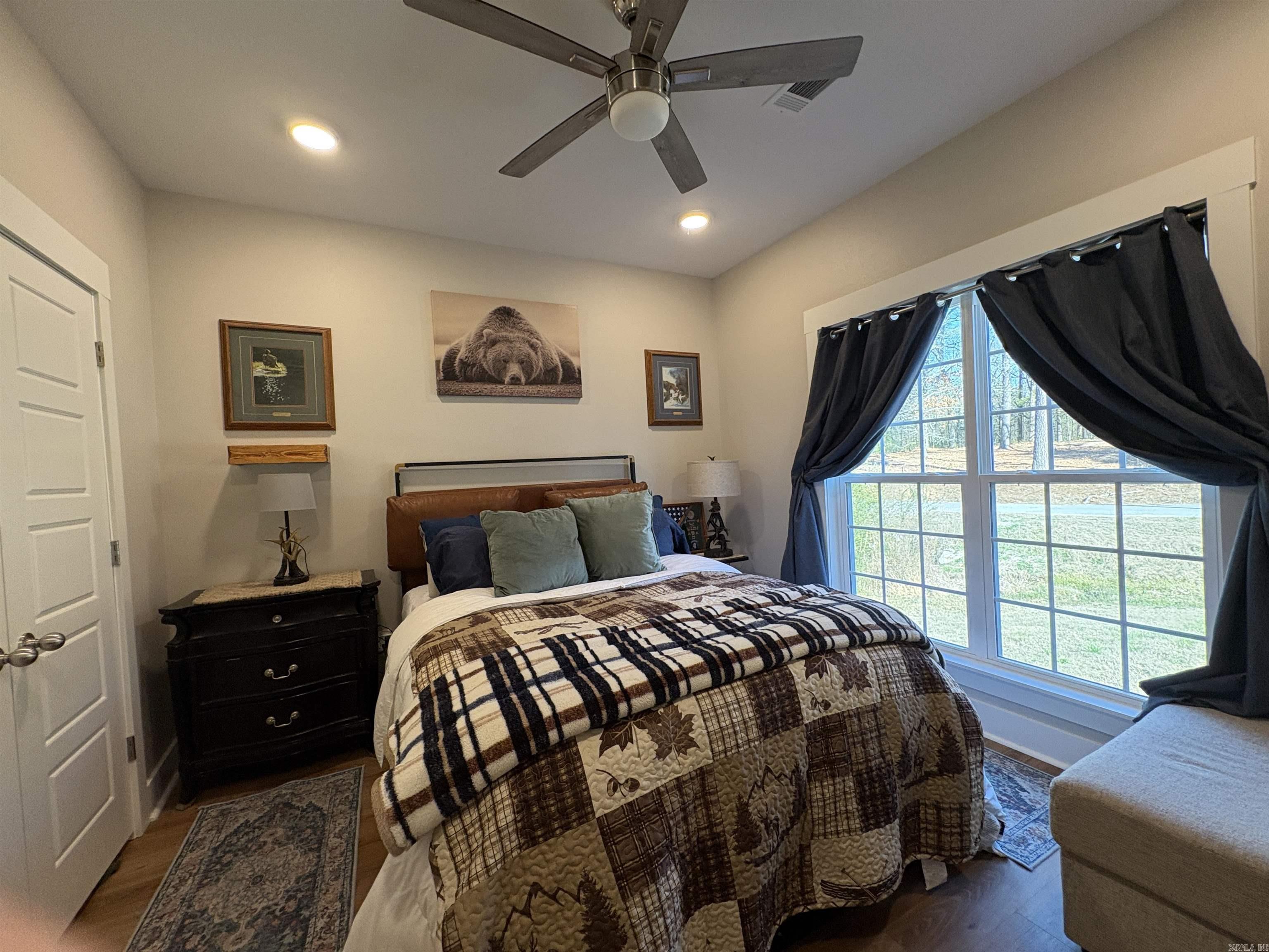 FOREST COVE - Residential