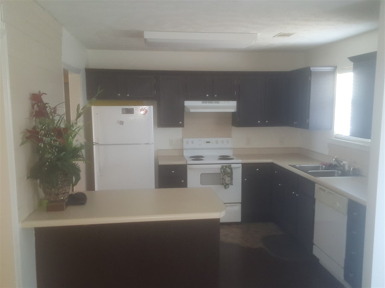 Justins Place - Residential Lease