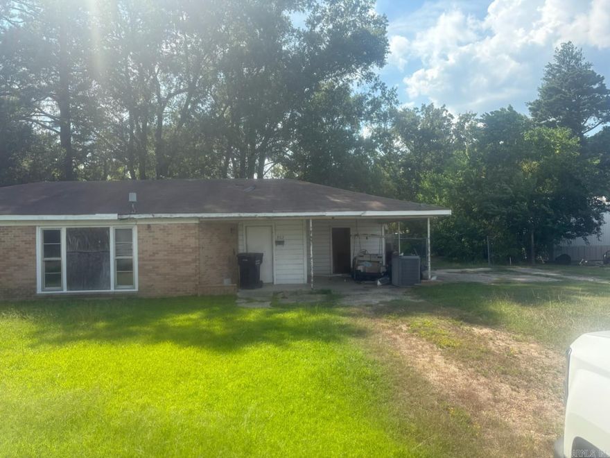 Excellent fix-and-flip opportunity in Smackover, AR. This 3- bedroom, 1-bathroom home, built in 1991, features 1,283 sq.ft. of space on a 0.34-acre lot.  The interior is unfinished, making it a blank canvas for investors ready to bring their vision to life. With solid exterior structure already in place, this property is primed for renovation and value-add improvements. The lot size allows for outdoor upgrades, while the home’s layout supports modern updates that can drive strong resale potential. A true project property with significant upside for the right buyer