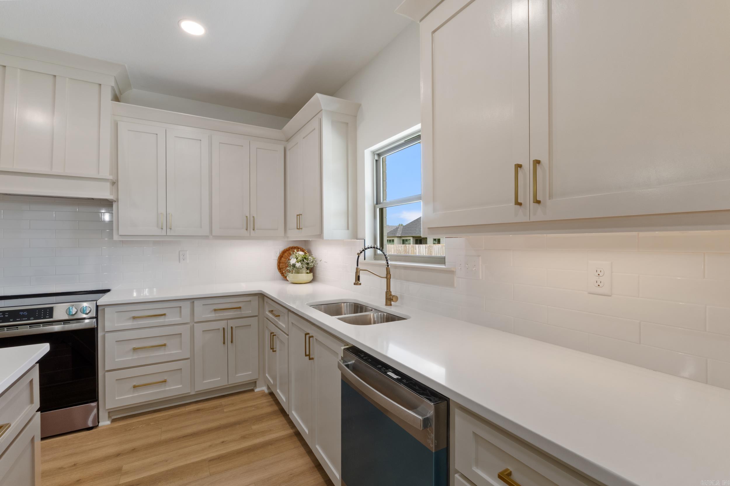 EAST MEADOW - Residential