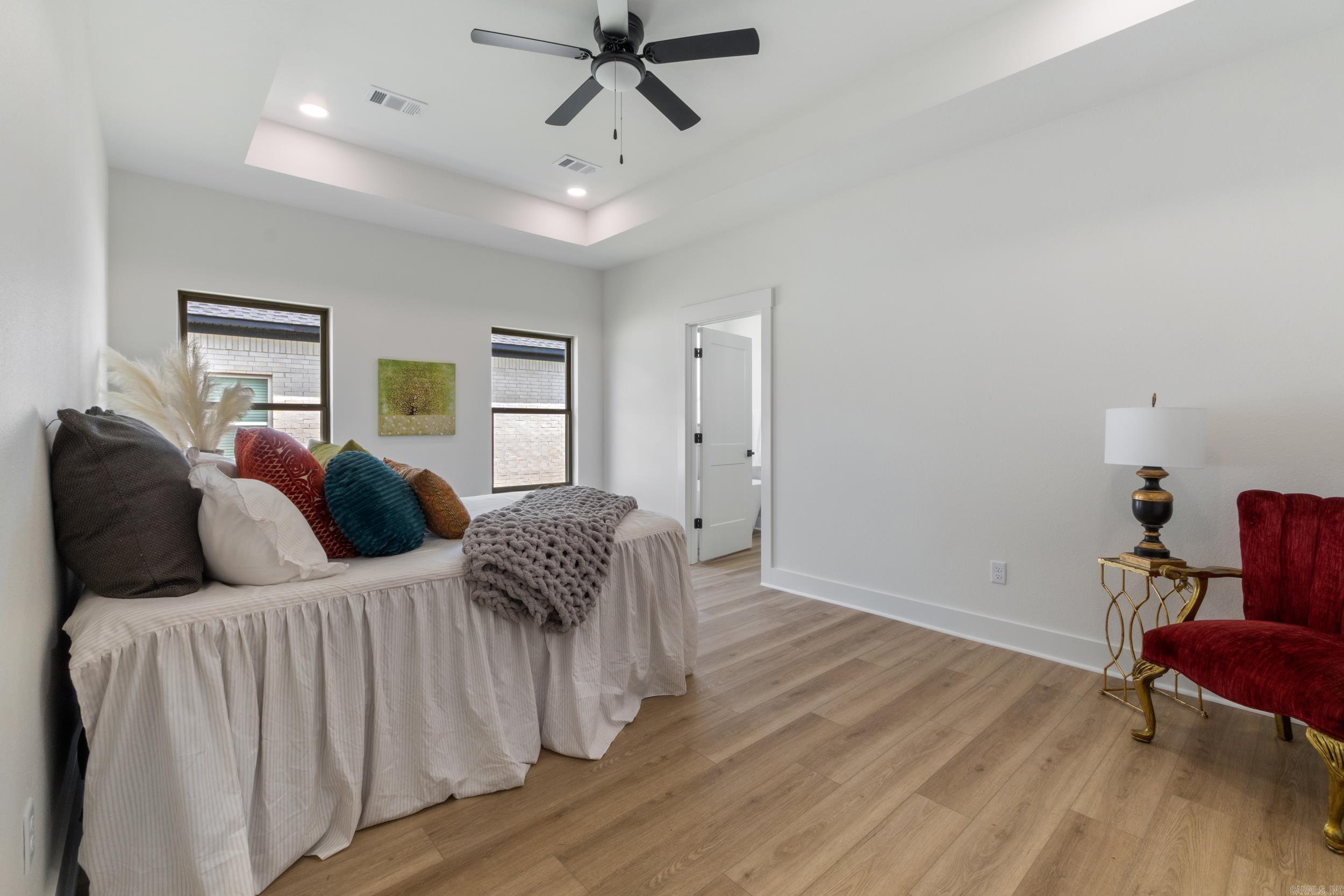 EAST MEADOW - Residential