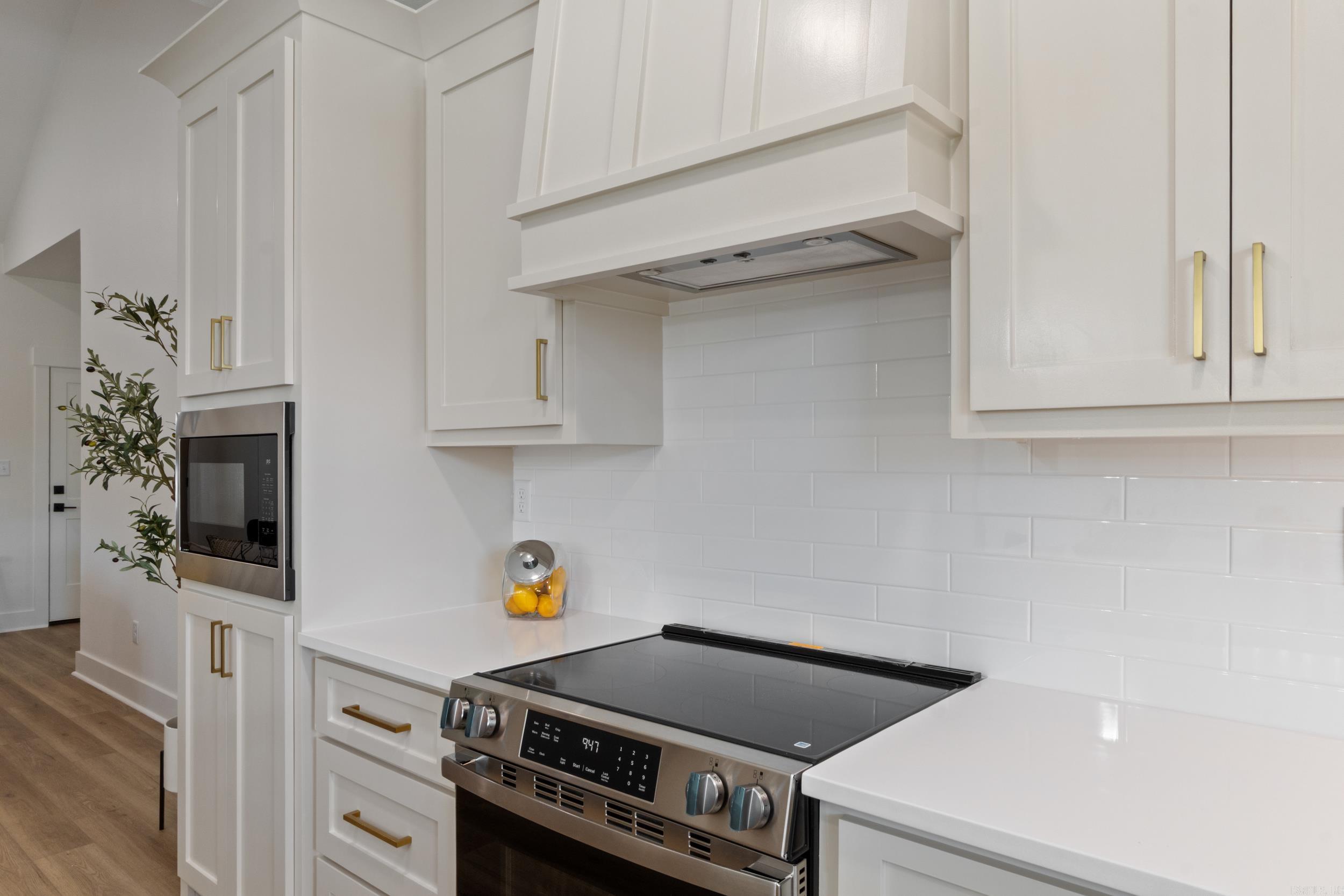 EAST MEADOW - Residential