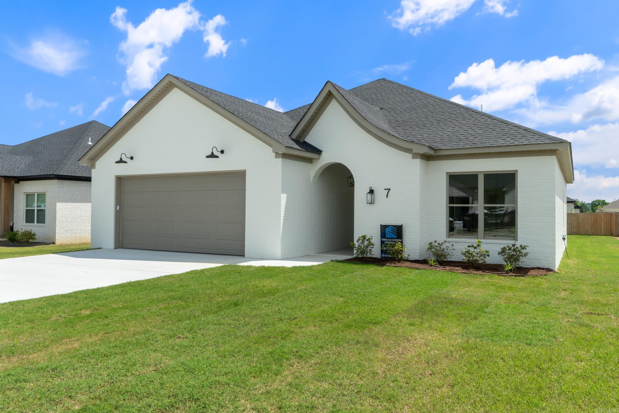 EAST MEADOW - Residential