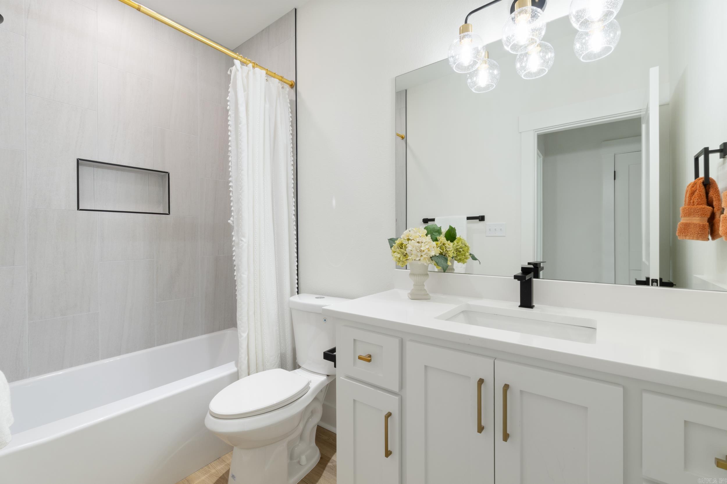 EAST MEADOW - Residential