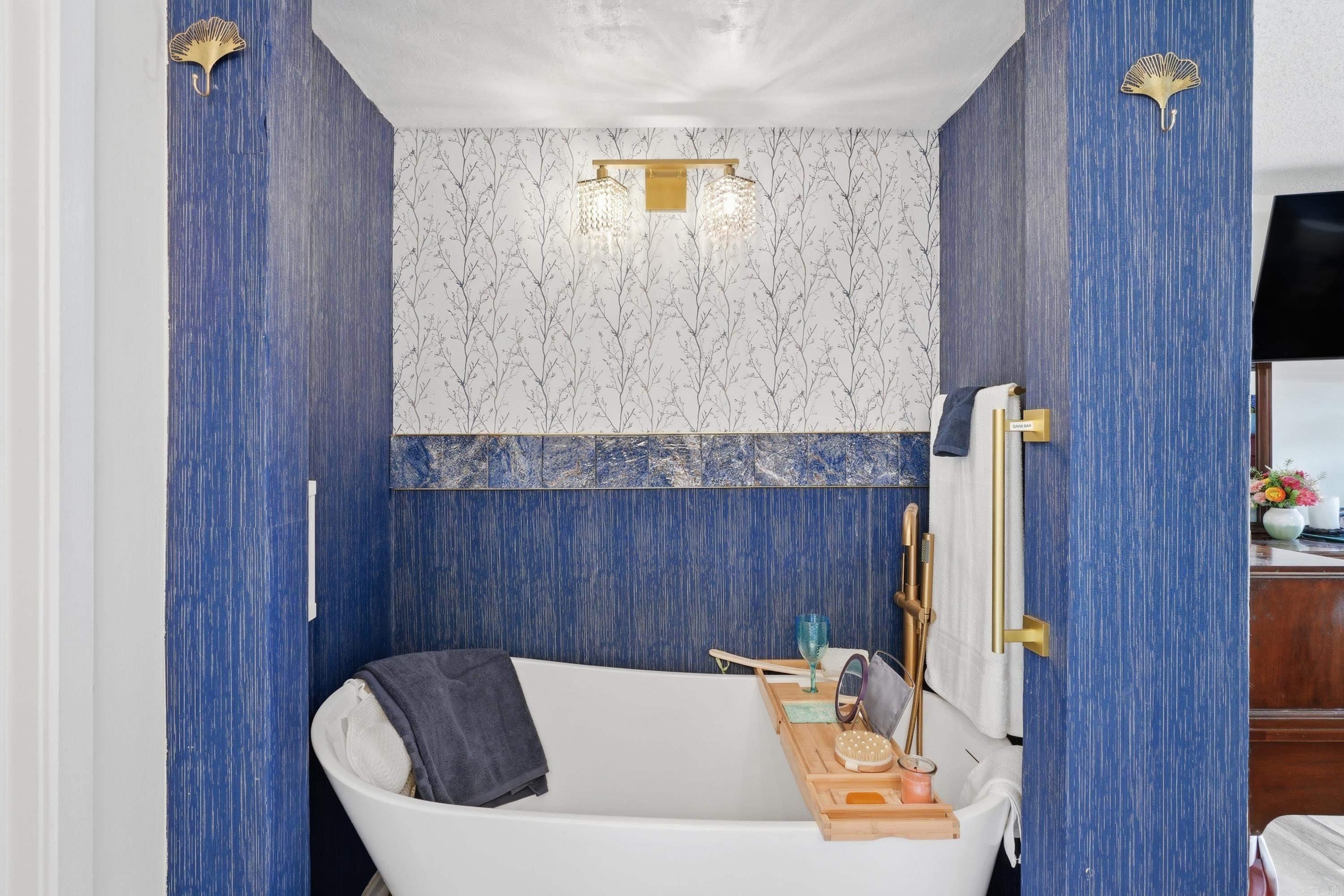 COUNTRY CLUB RIDGE TOWN - Residential