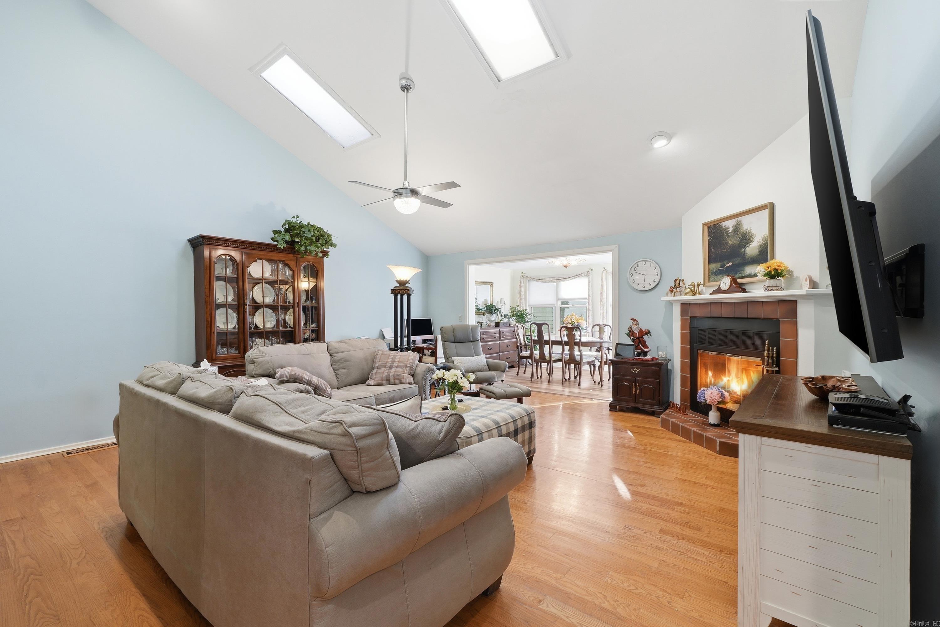 COUNTRY CLUB RIDGE TOWN - Residential