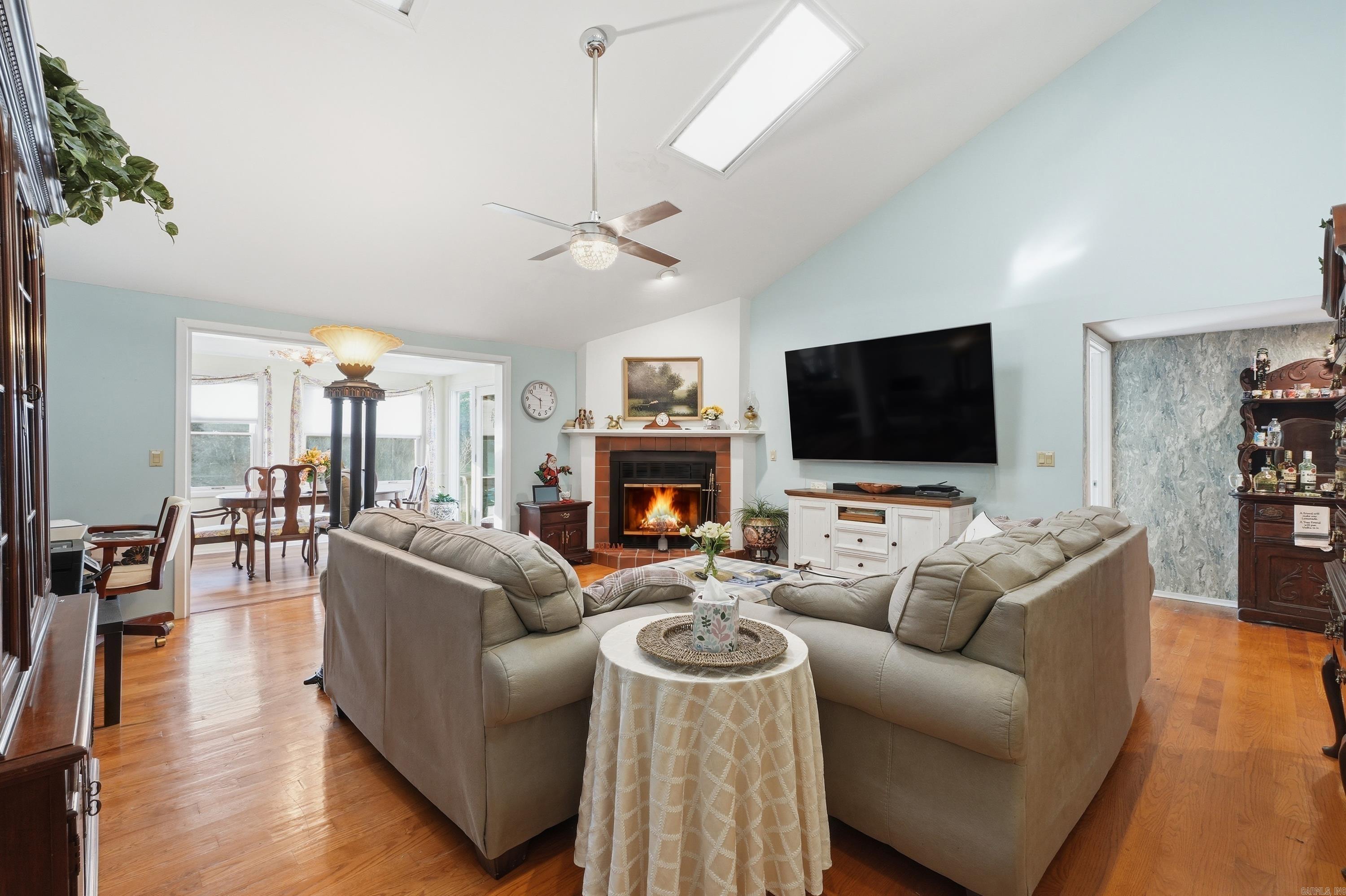 COUNTRY CLUB RIDGE TOWN - Residential