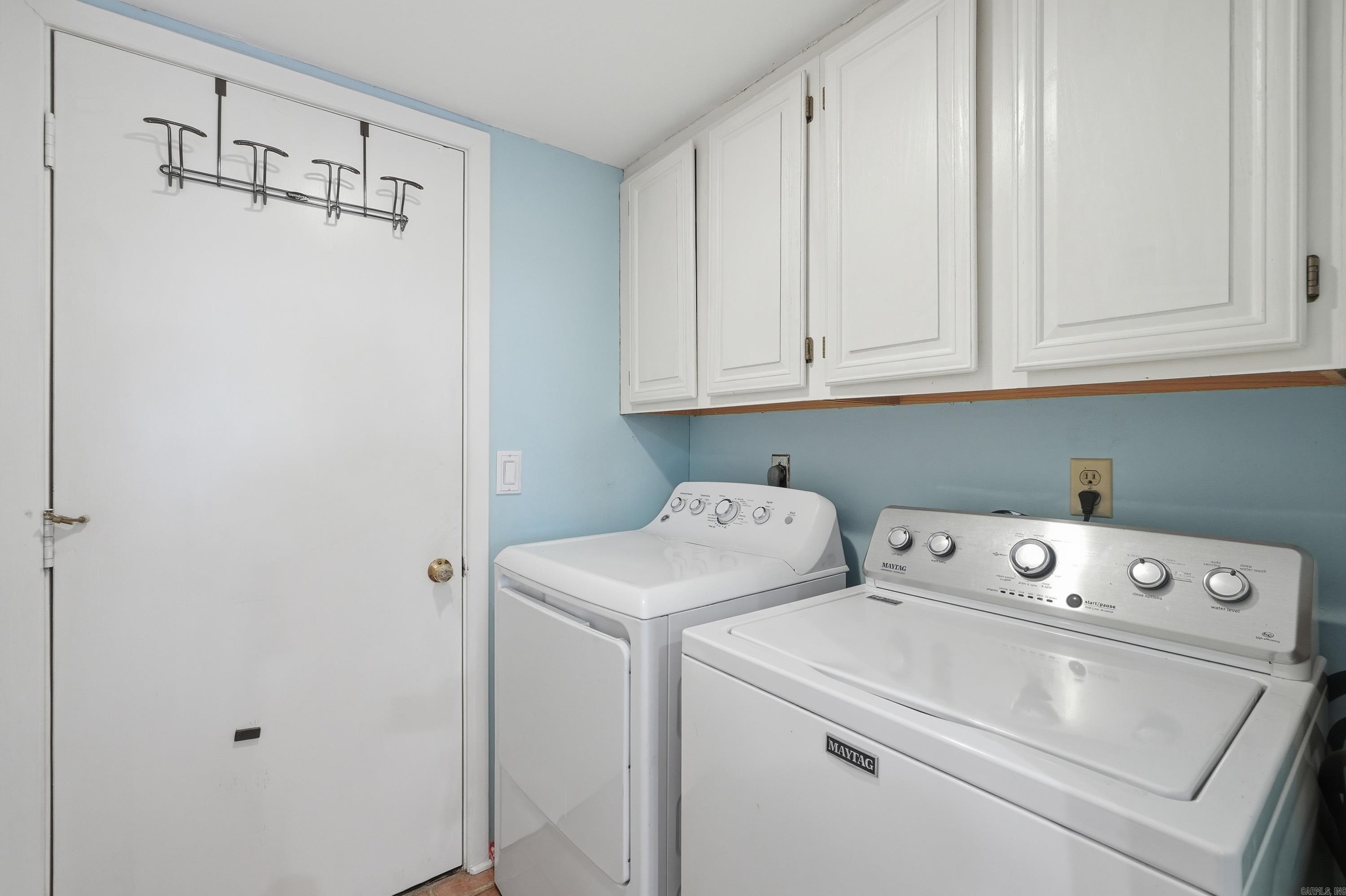 COUNTRY CLUB RIDGE TOWN - Residential