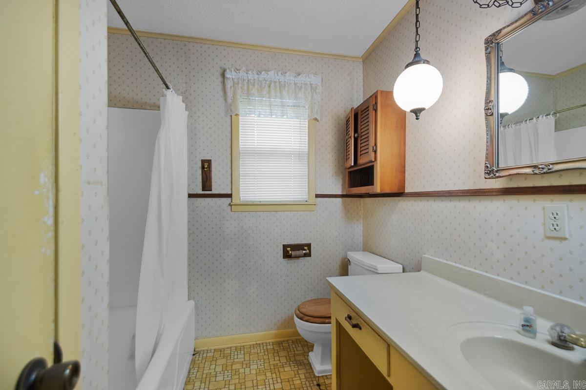 CLINTON ACRES - Residential