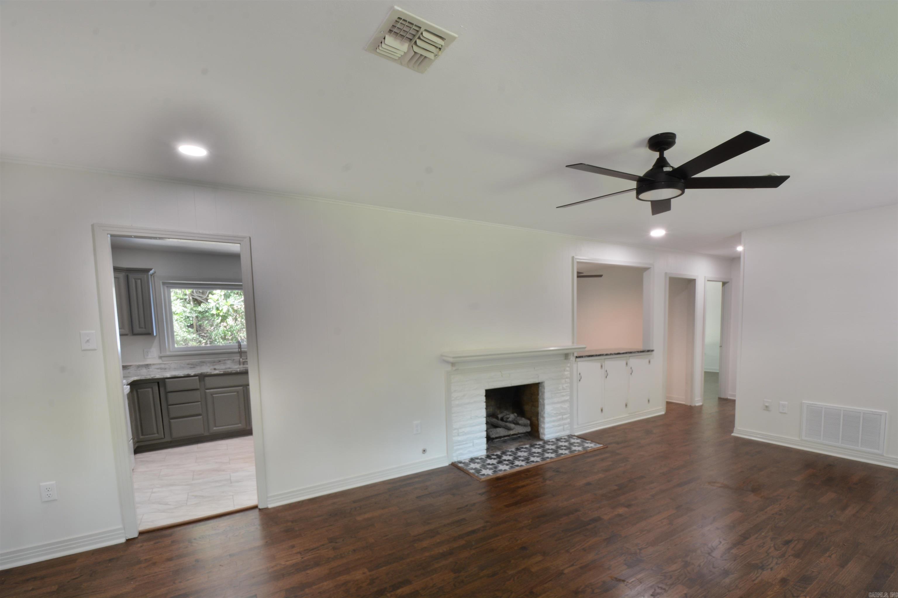 EDDY & LONGINOTTI - Residential