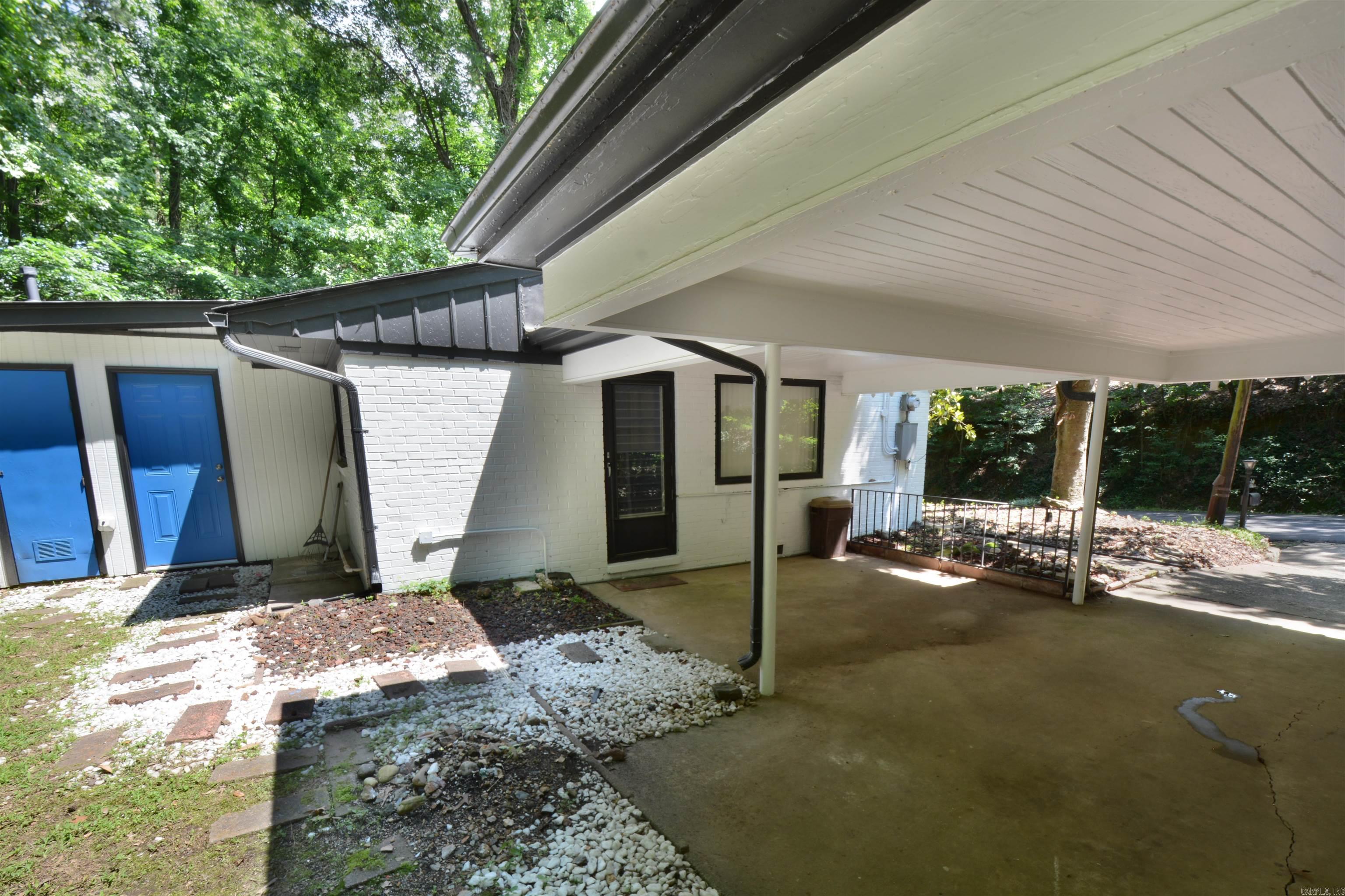 EDDY & LONGINOTTI - Residential