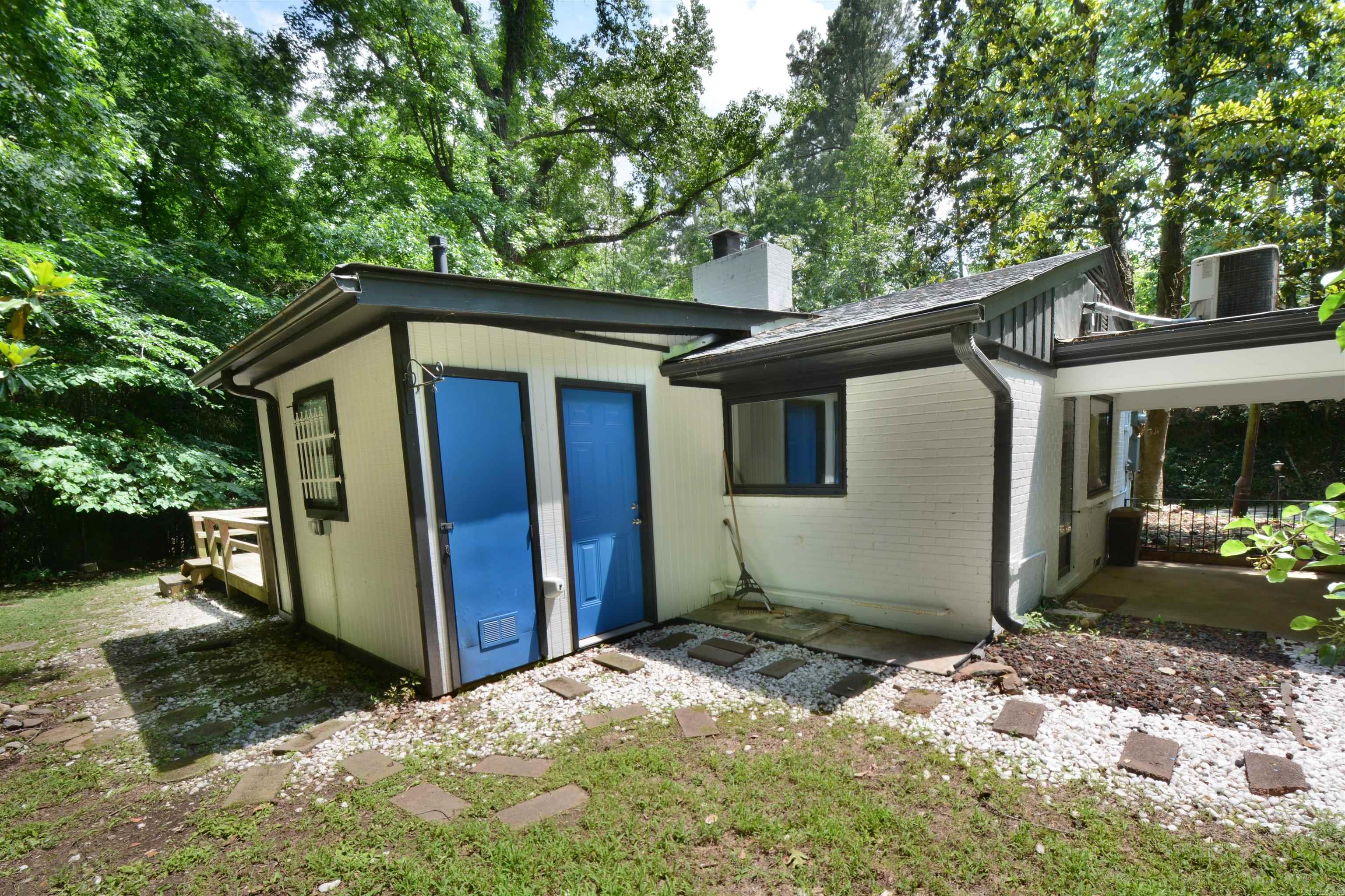 EDDY & LONGINOTTI - Residential