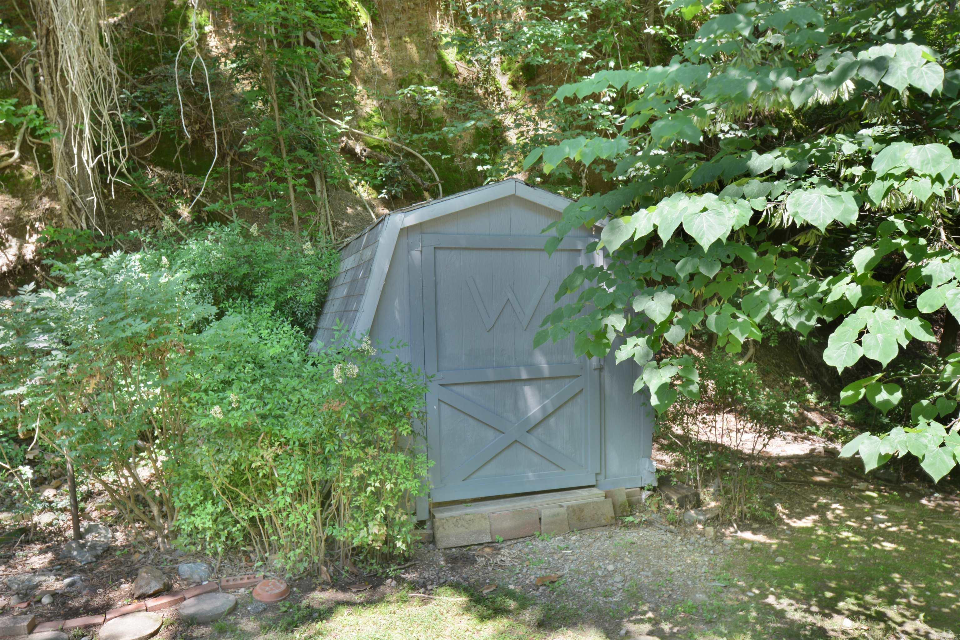 EDDY & LONGINOTTI - Residential