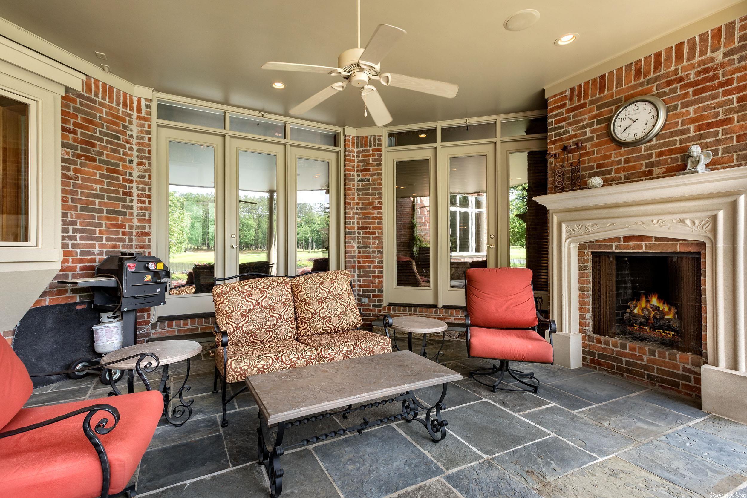 CHENAL VALLEY SOLOGNE CIRCLE - Residential