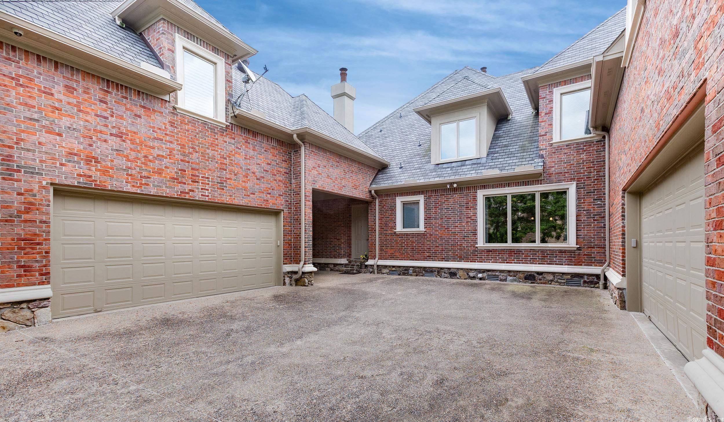 CHENAL VALLEY SOLOGNE CIRCLE - Residential