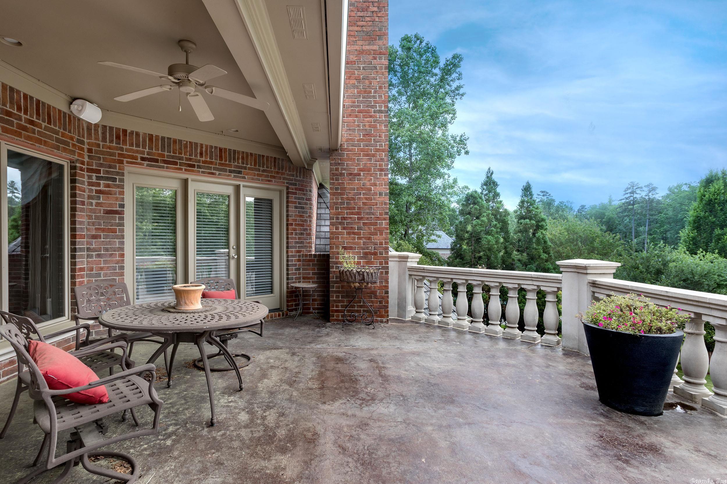 CHENAL VALLEY SOLOGNE CIRCLE - Residential