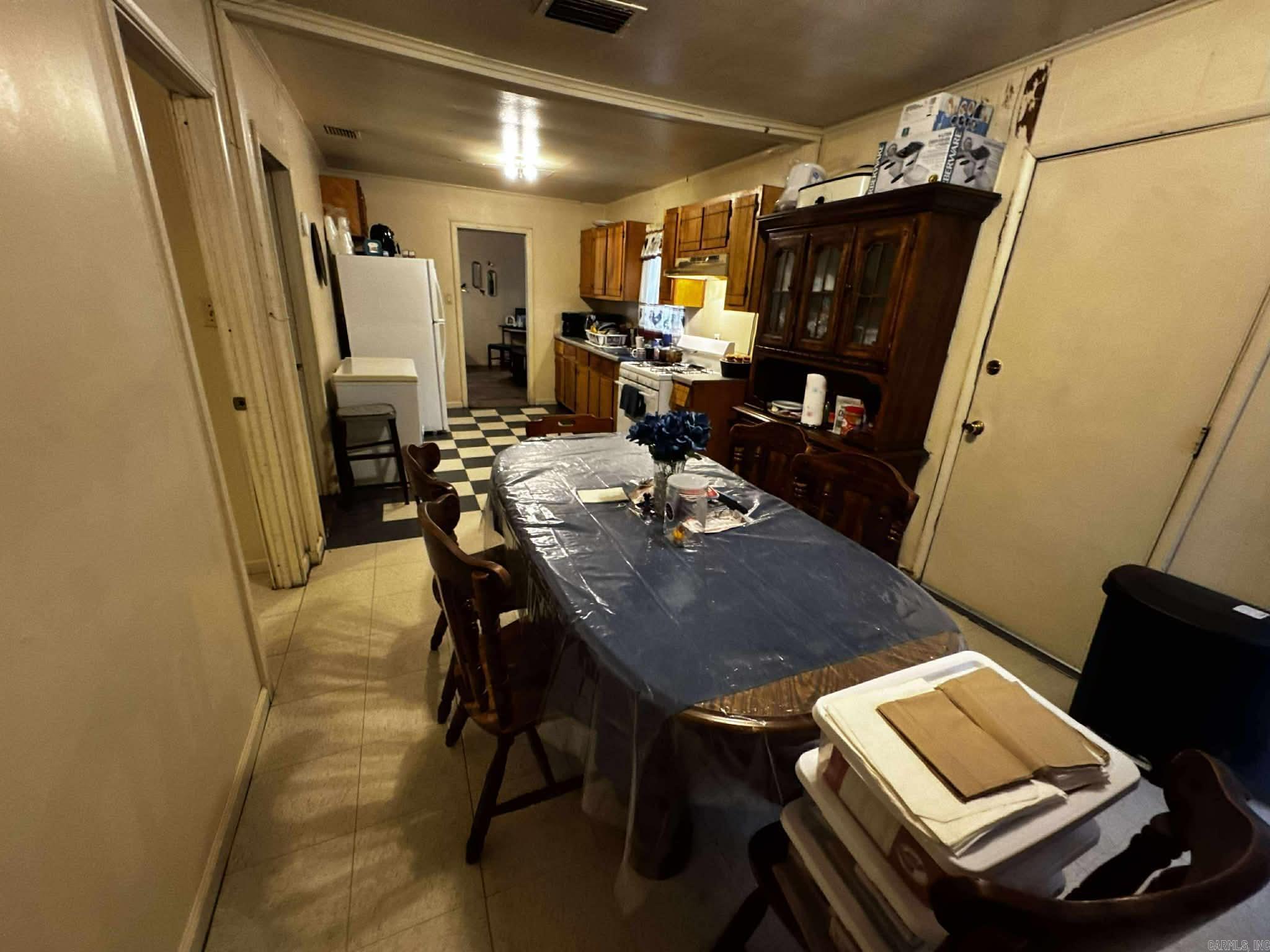 LYNCH ADD - Residential