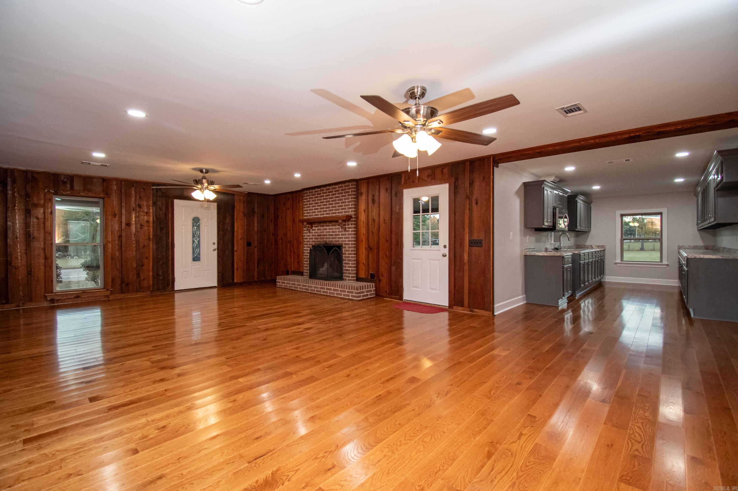 BRADLEY - Residential