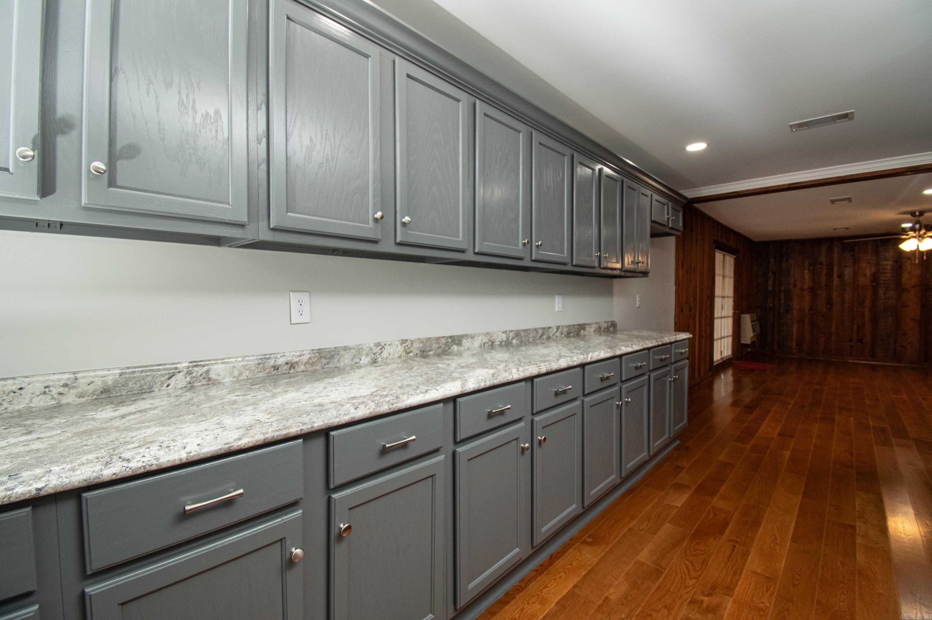 BRADLEY - Residential