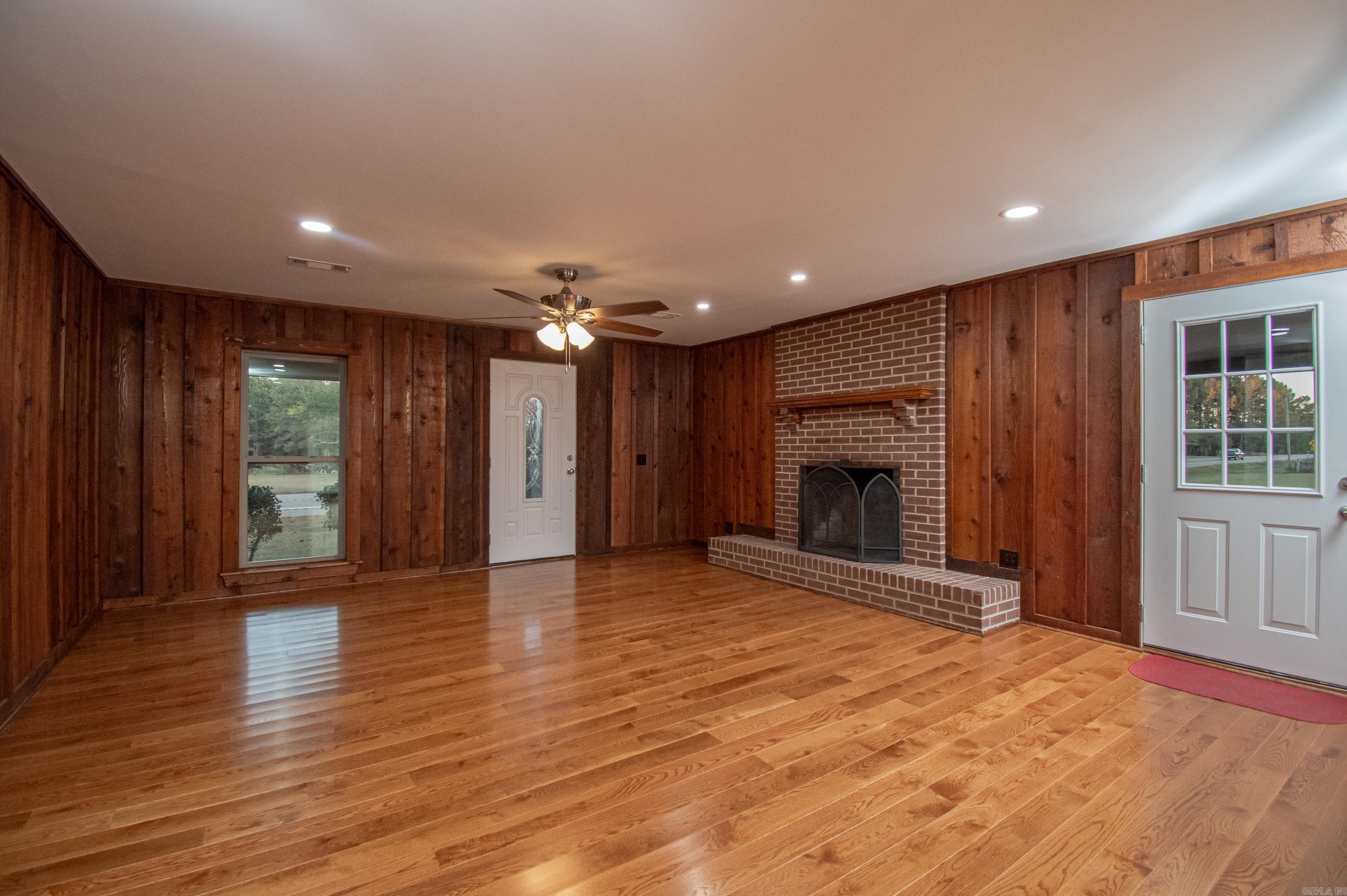 BRADLEY - Residential