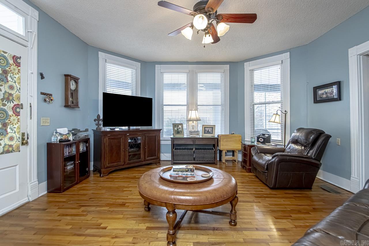 ORIGINAL TOWN OF SHERIDAN - Residential