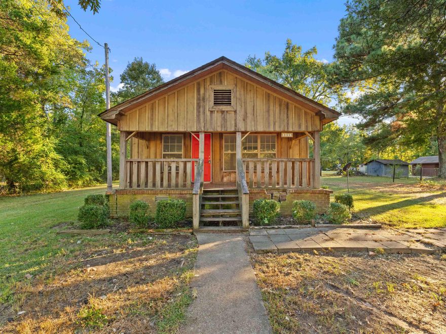 Attention first-time home buyers,this home is just waiting for you to put your personal touches in it and create your dream home.It has 2 bedrooms,1 bath and a bonus room that can be used as a 3rd bedroom.It has 1.75 acres of land and a storage.A must see! Seller has no disclosures,home being sold "AS-IS,WHERE-IS".