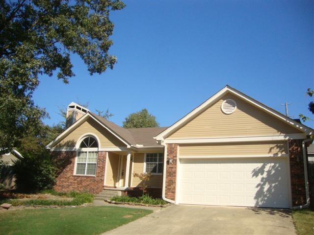 3 bdrm 2 ba on 1-level*Extra area in kit for office or sitting area*Hardwood floors in living areas & hall and wood laminate in bedrooms*Gas FP*HWH 2-yo*1-yo Centurion 16 kW Generac Power System with whole house transfer switch(outside gas generator that turns on should you lose power.....Google it)*Refrigerator, W&D can stay*LARGE FENCED LOT*Covered patio*NEW PAINT INSIDE & OUT!