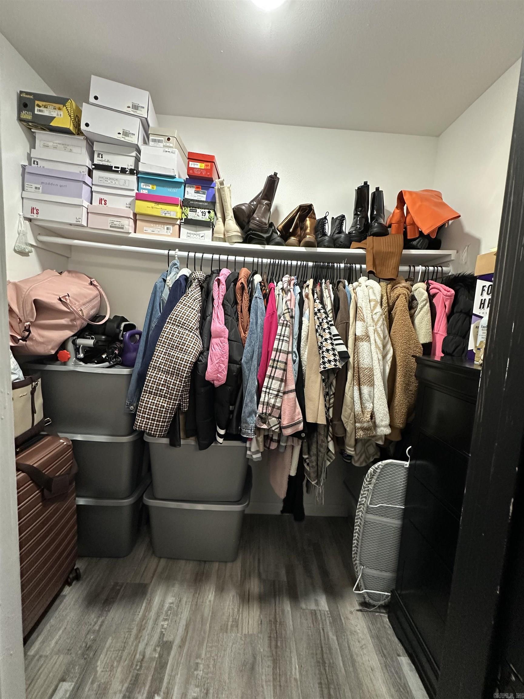 BELMONT - Residential