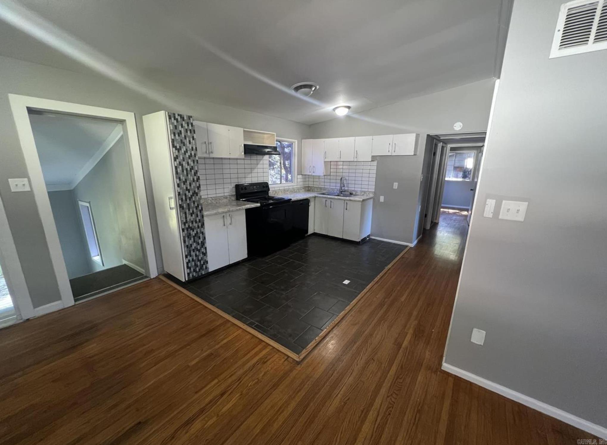 MEADOWCLIFF - Residential